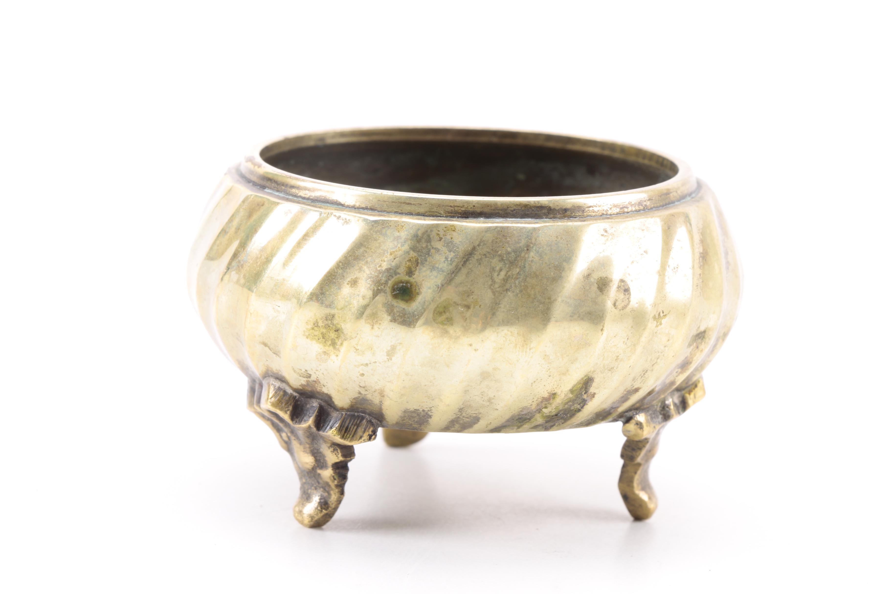 Kein Serpentine Jewelry Box and Brass Decorative Items