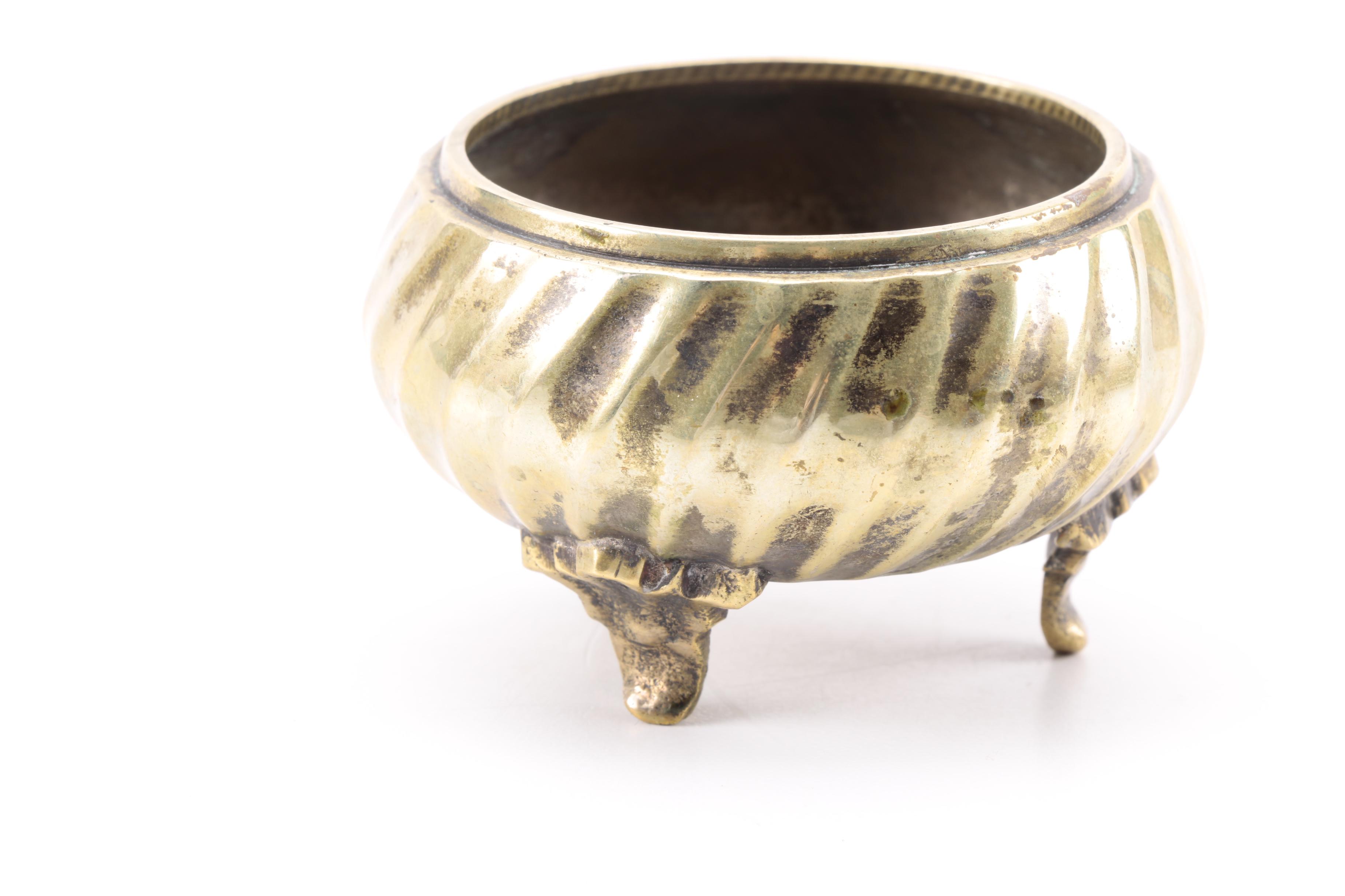 Kein Serpentine Jewelry Box and Brass Decorative Items