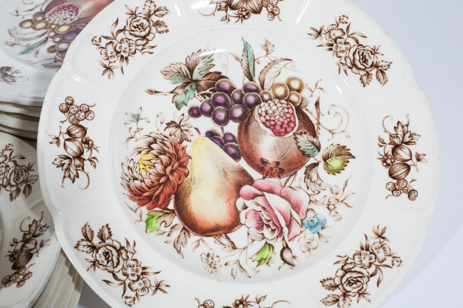 Johnson Brothers "Windsor Fruit" Dinnerware 1940s