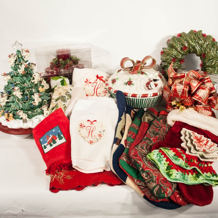 Fine Christmas Decor with Fitz & Floyd and Table Linens