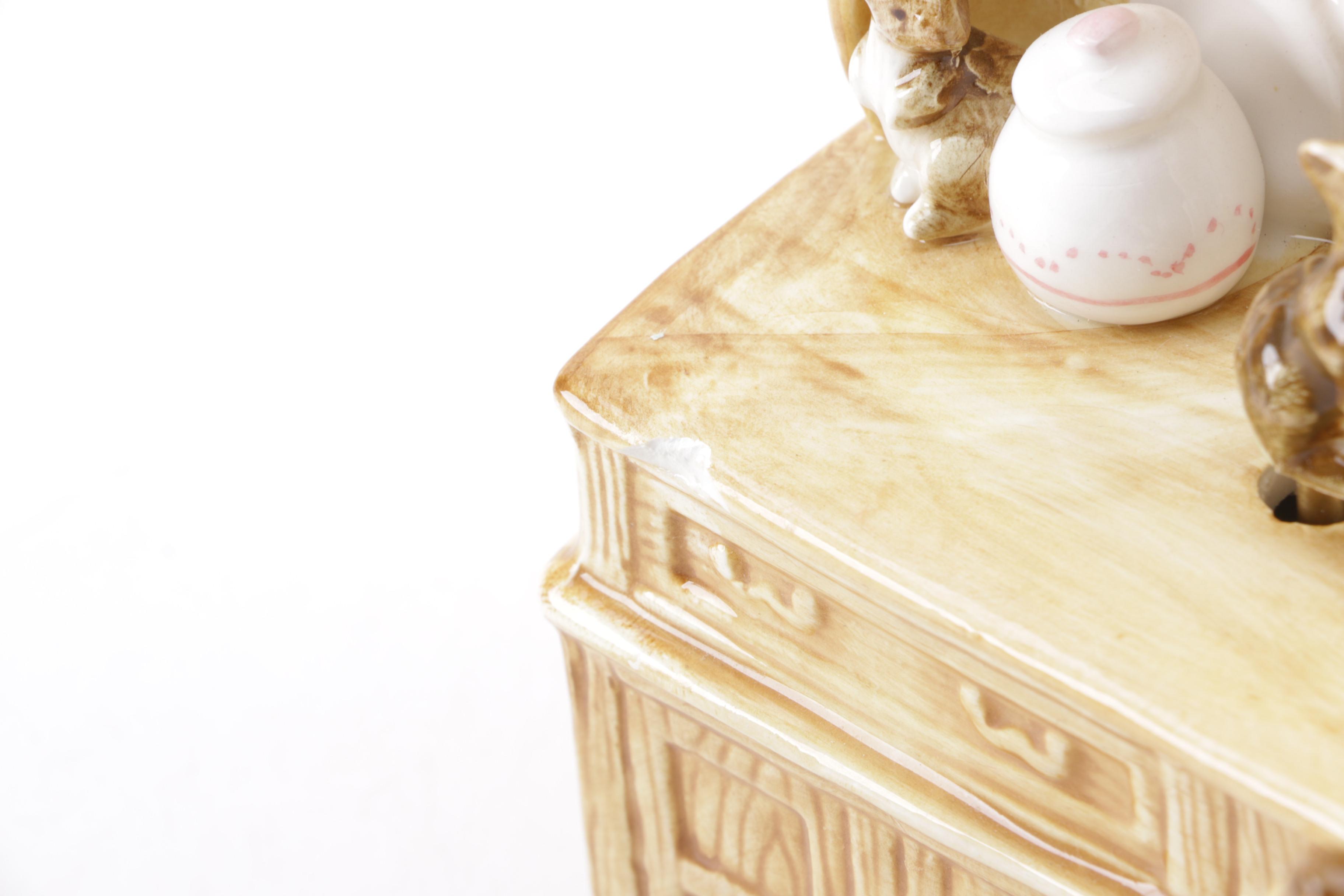 Schmid Beatrix Potter "The Tailor of Gloucester" Music Box