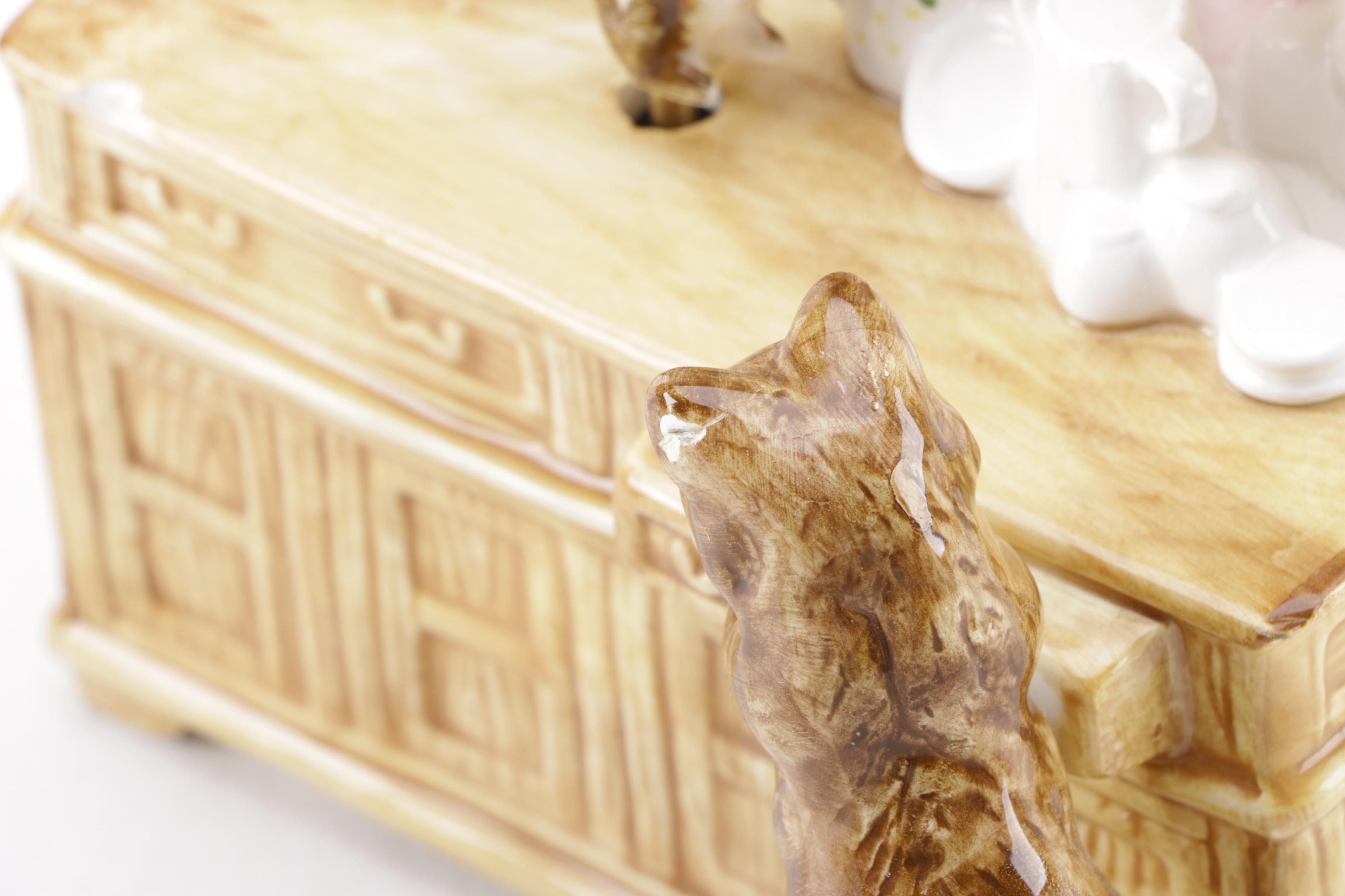 Schmid Beatrix Potter "The Tailor of Gloucester" Music Box