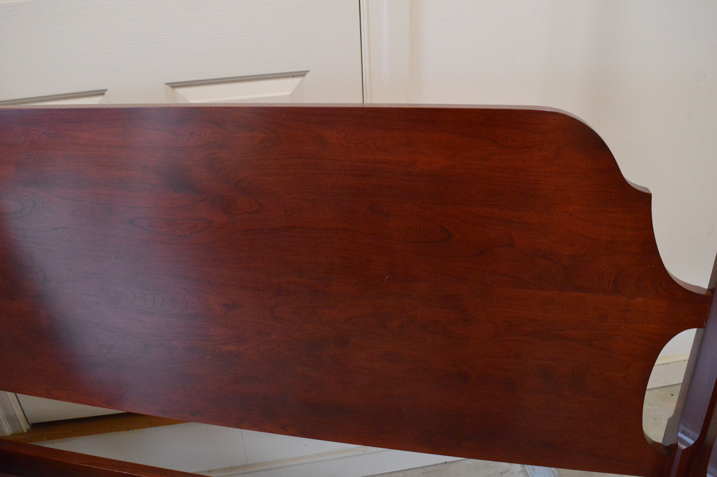 Cherry Pencil-Post Bed Frame in Queen-Size