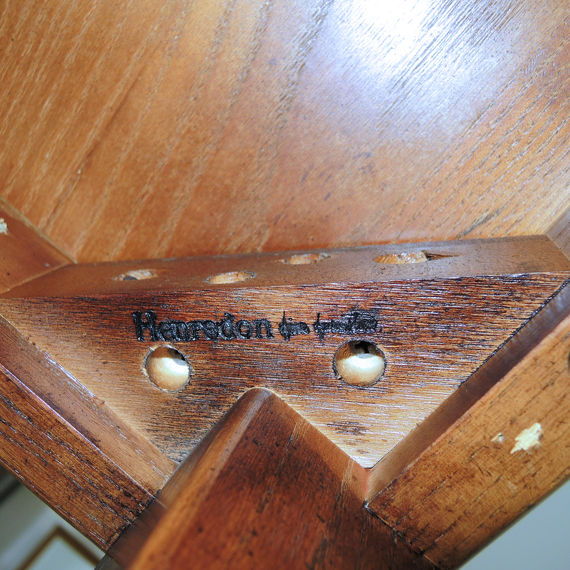 Henredon Scene One Dining Table With Eight Chairs