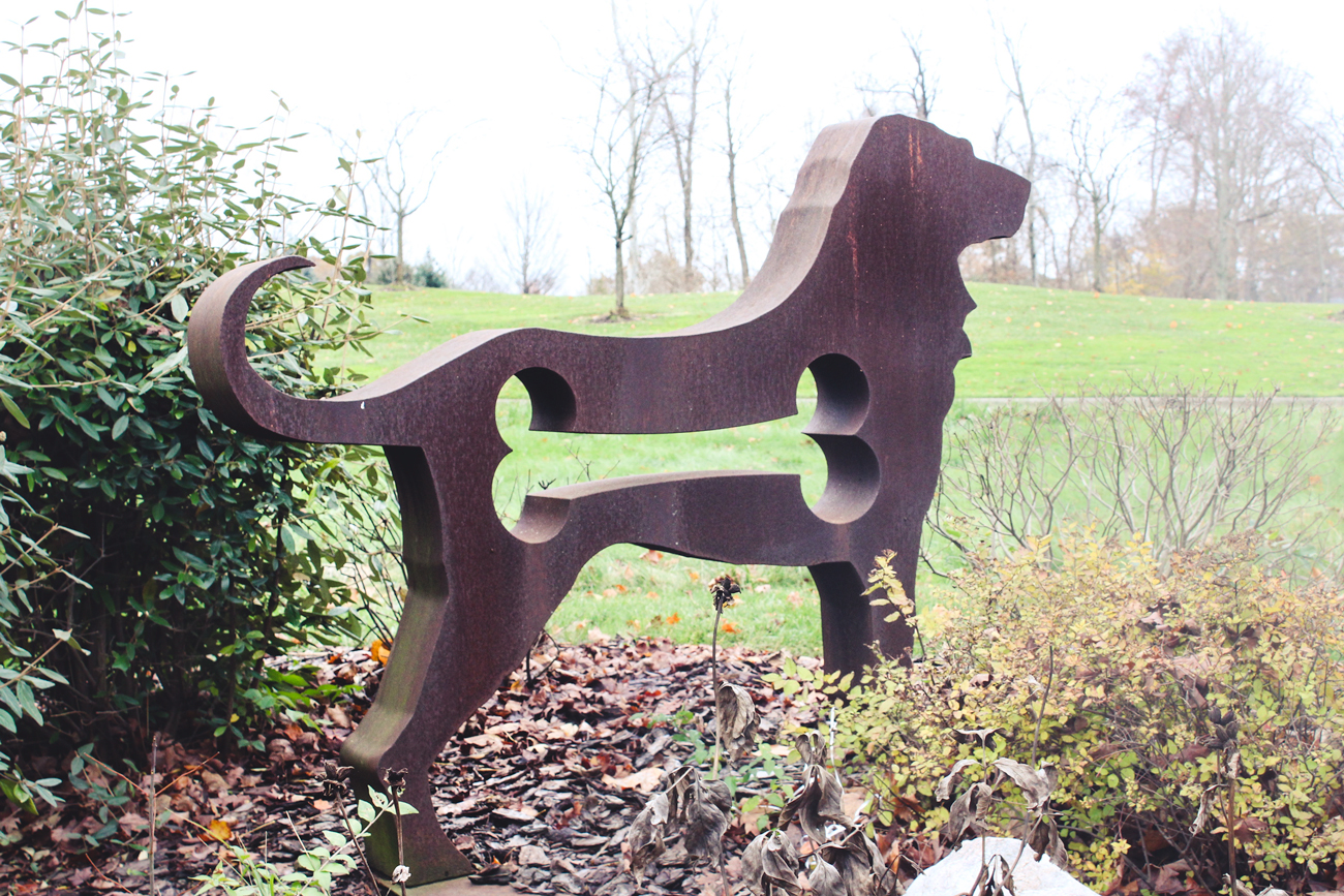 Metal Outdoor Dog Statue