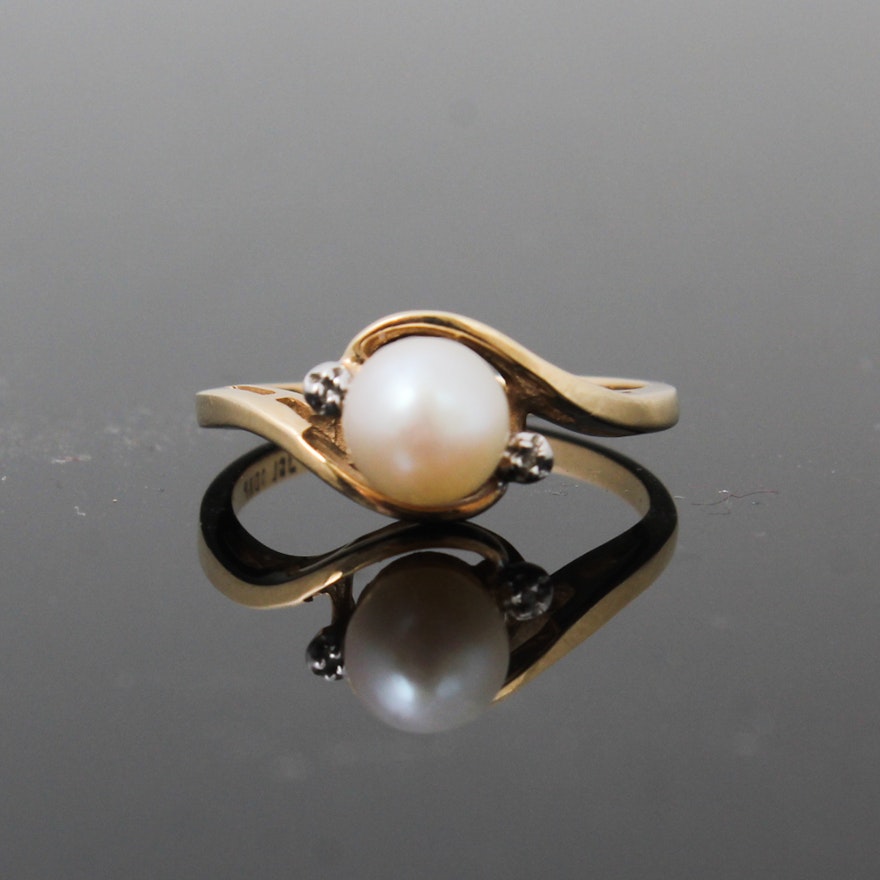 10K Yellow Gold Diamond and Pearl Ring