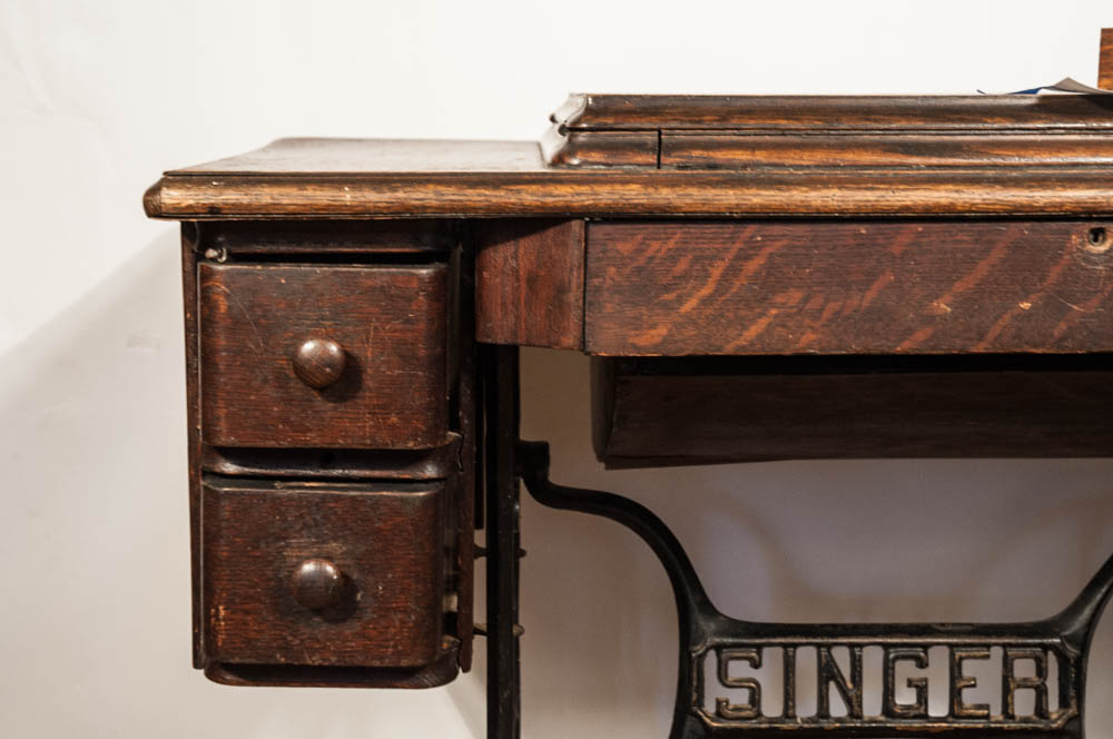 Antique Singer Treadle Sewing Machine in Oak Veneer Cabinet