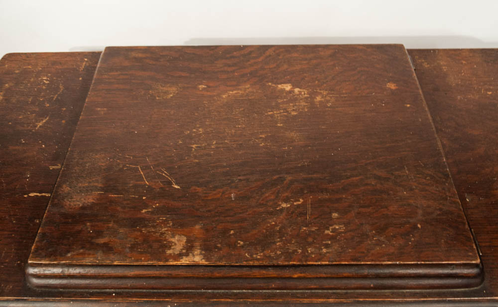 Antique Singer Treadle Sewing Machine in Oak Veneer Cabinet