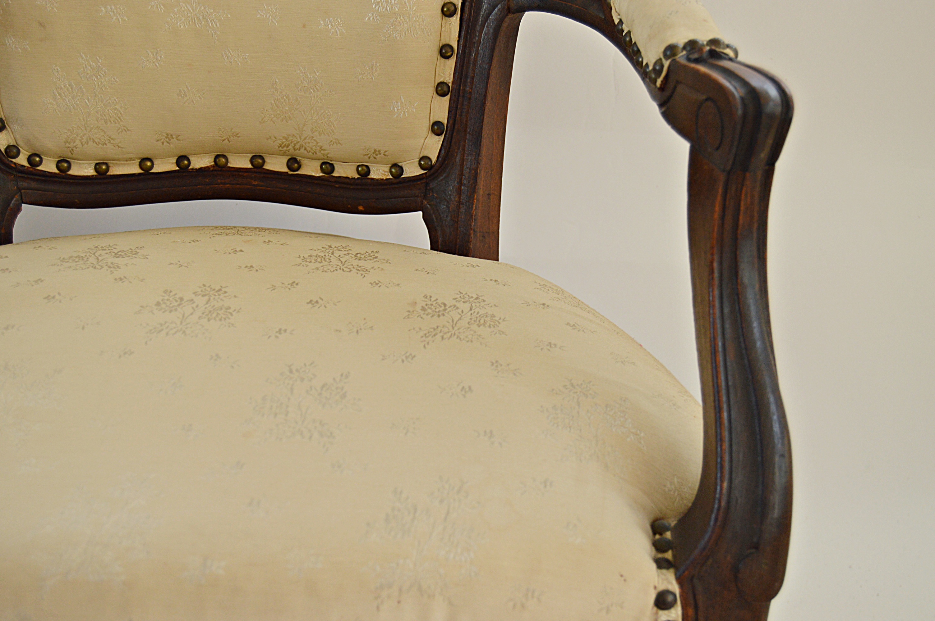 Vintage Louis XV Style Fanteuil