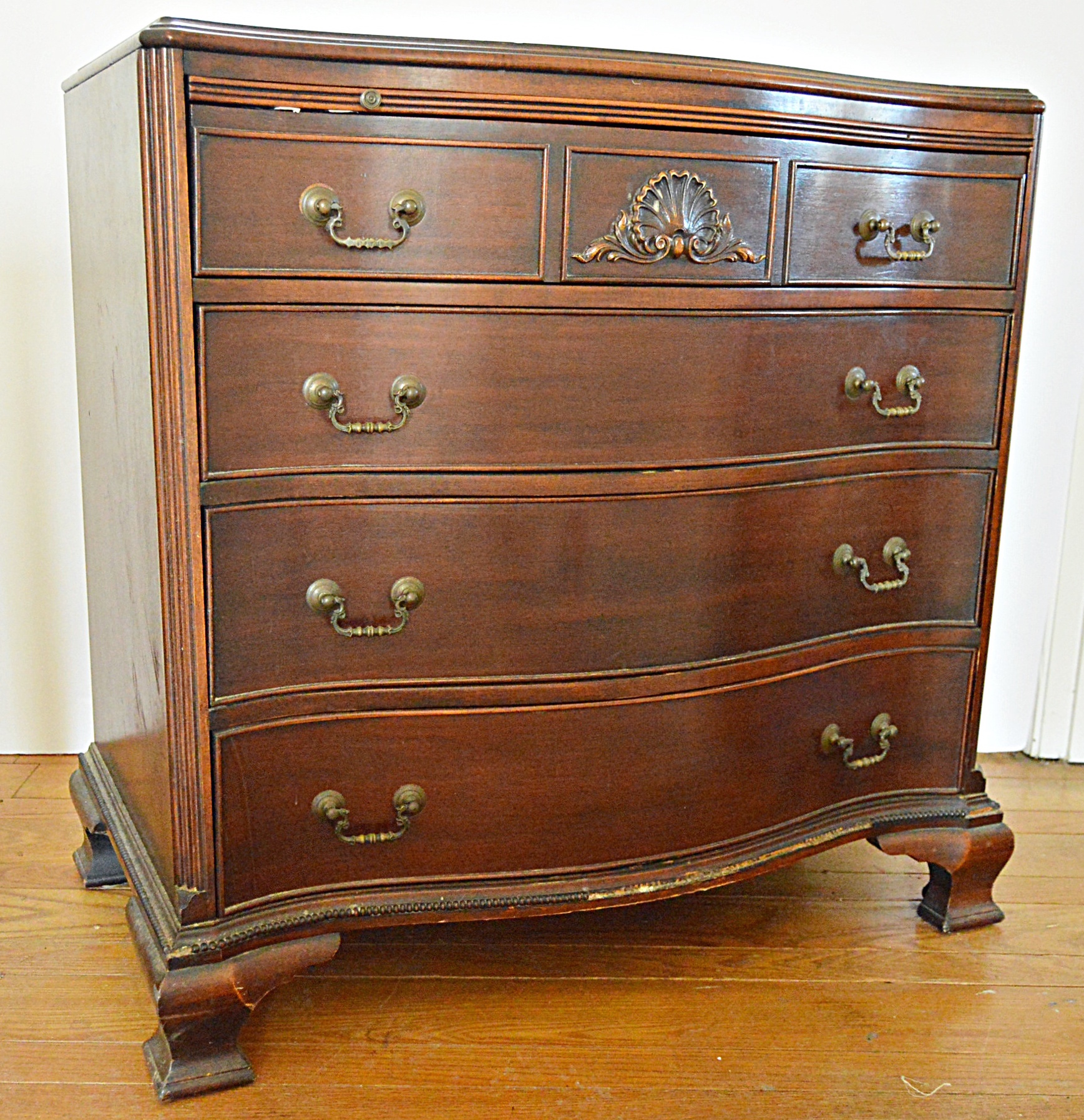 Vintage Queen Anne Style Mahogany Chest