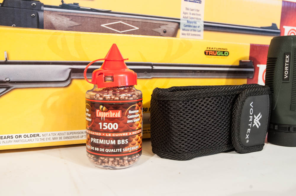 Daisy Buck 400 & Powerline 880S BB Air Rifles + Deluxe Game Cleaning Kit & Scope