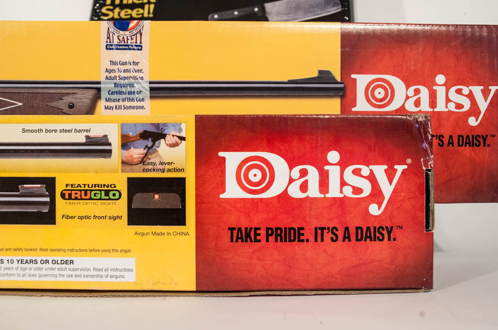 Daisy Buck 400 & Powerline 880S BB Air Rifles + Deluxe Game Cleaning Kit & Scope