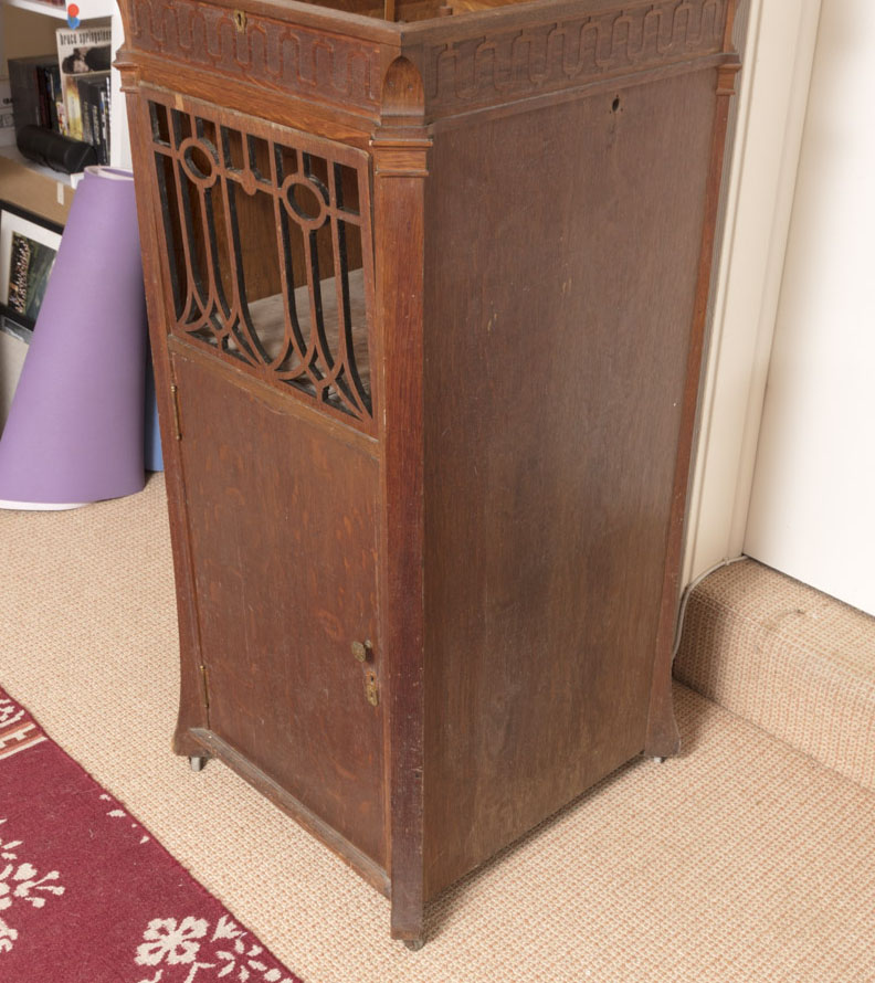 Vintage Edison Disc Phonograph Cabinet