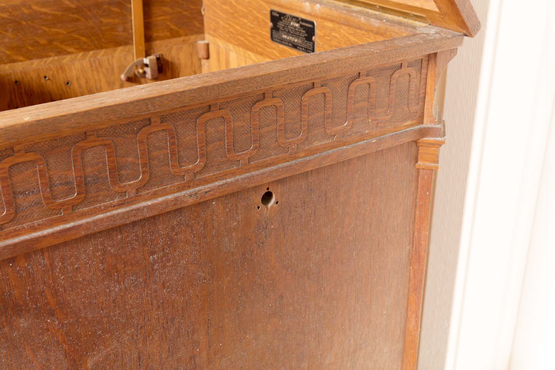 Vintage Edison Disc Phonograph Cabinet