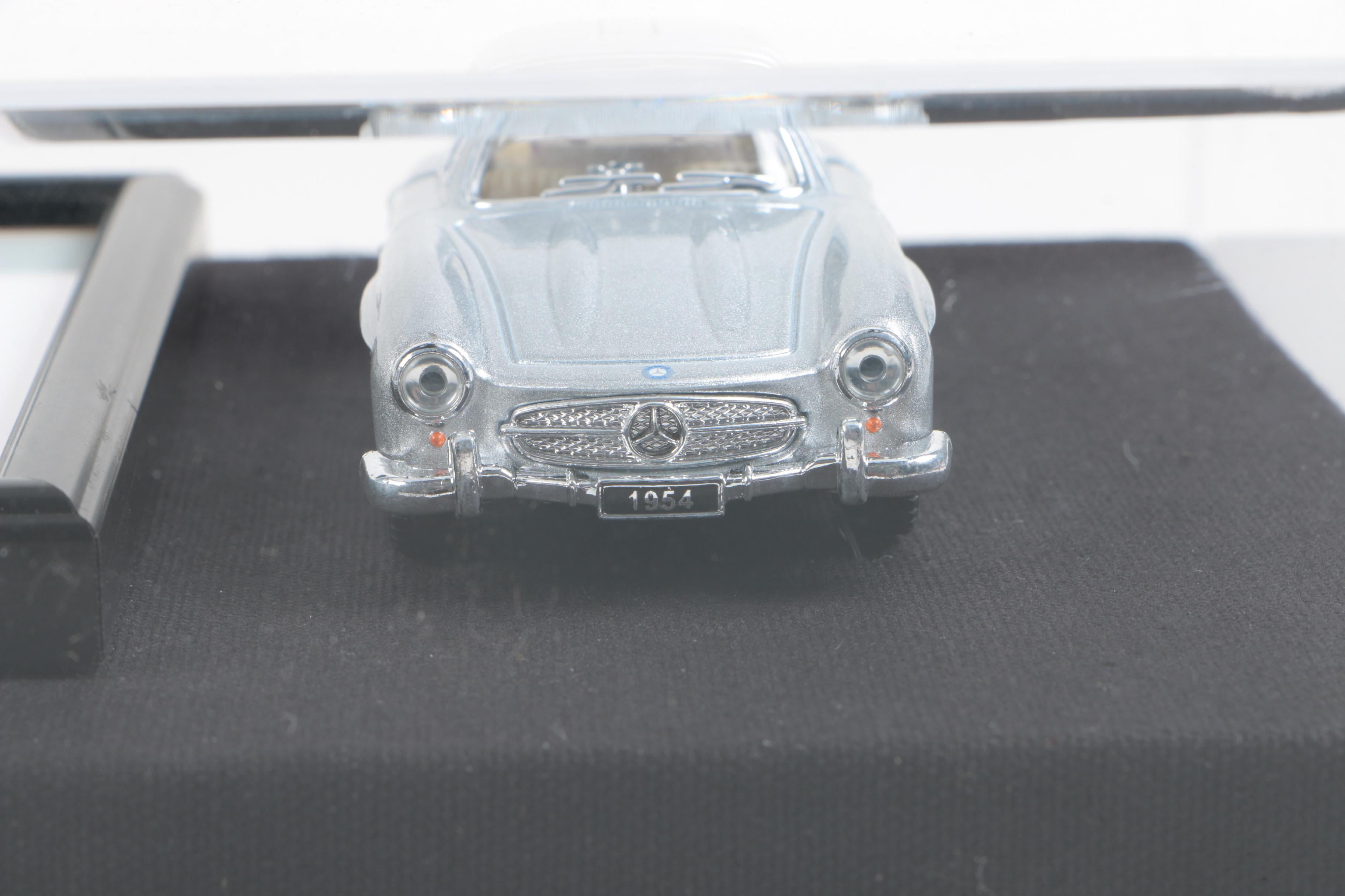 1954 Mercedes Benz 300 SL Die-Cast Cars in Display Case