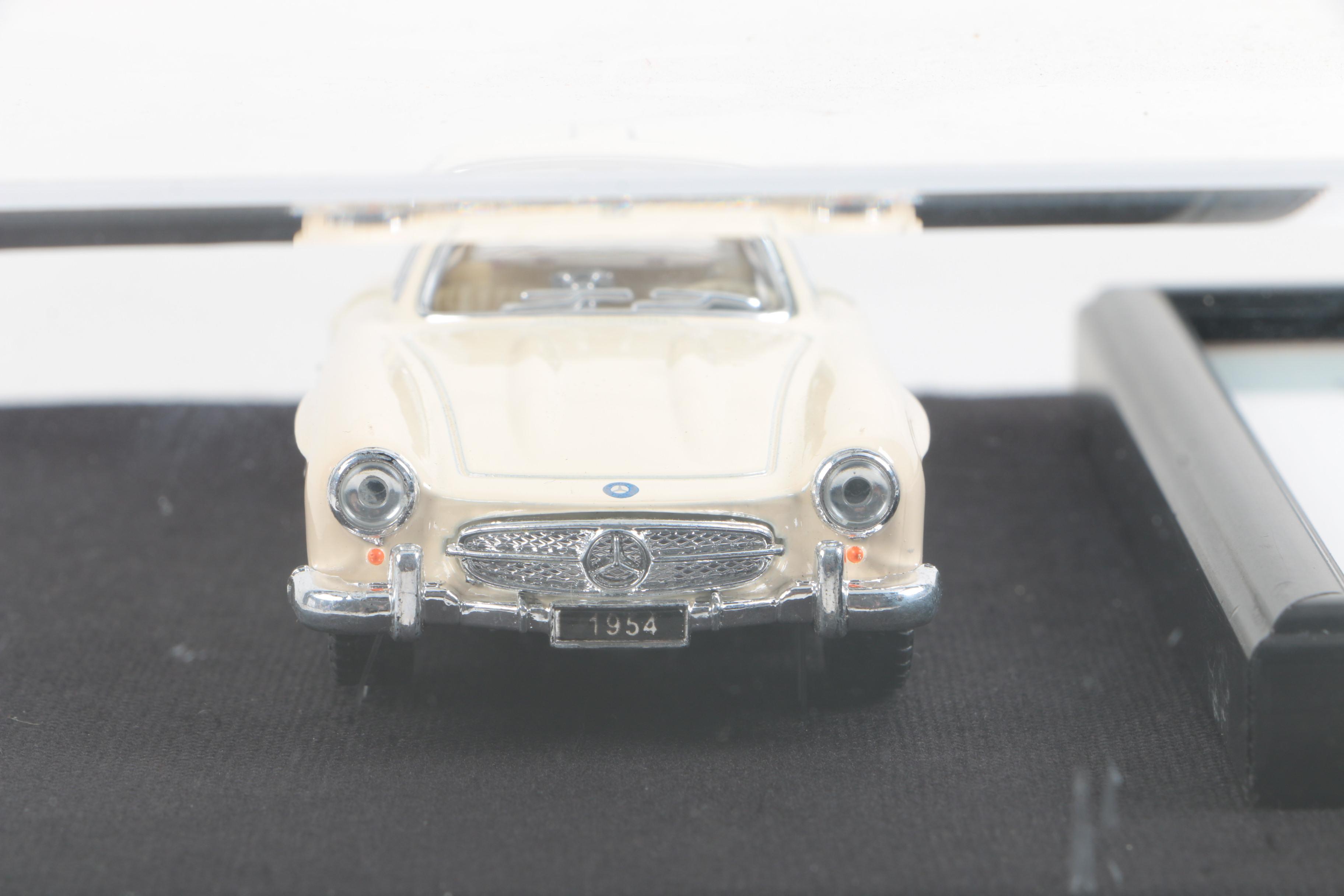 1954 Mercedes Benz 300 SL Die-Cast Cars in Display Case