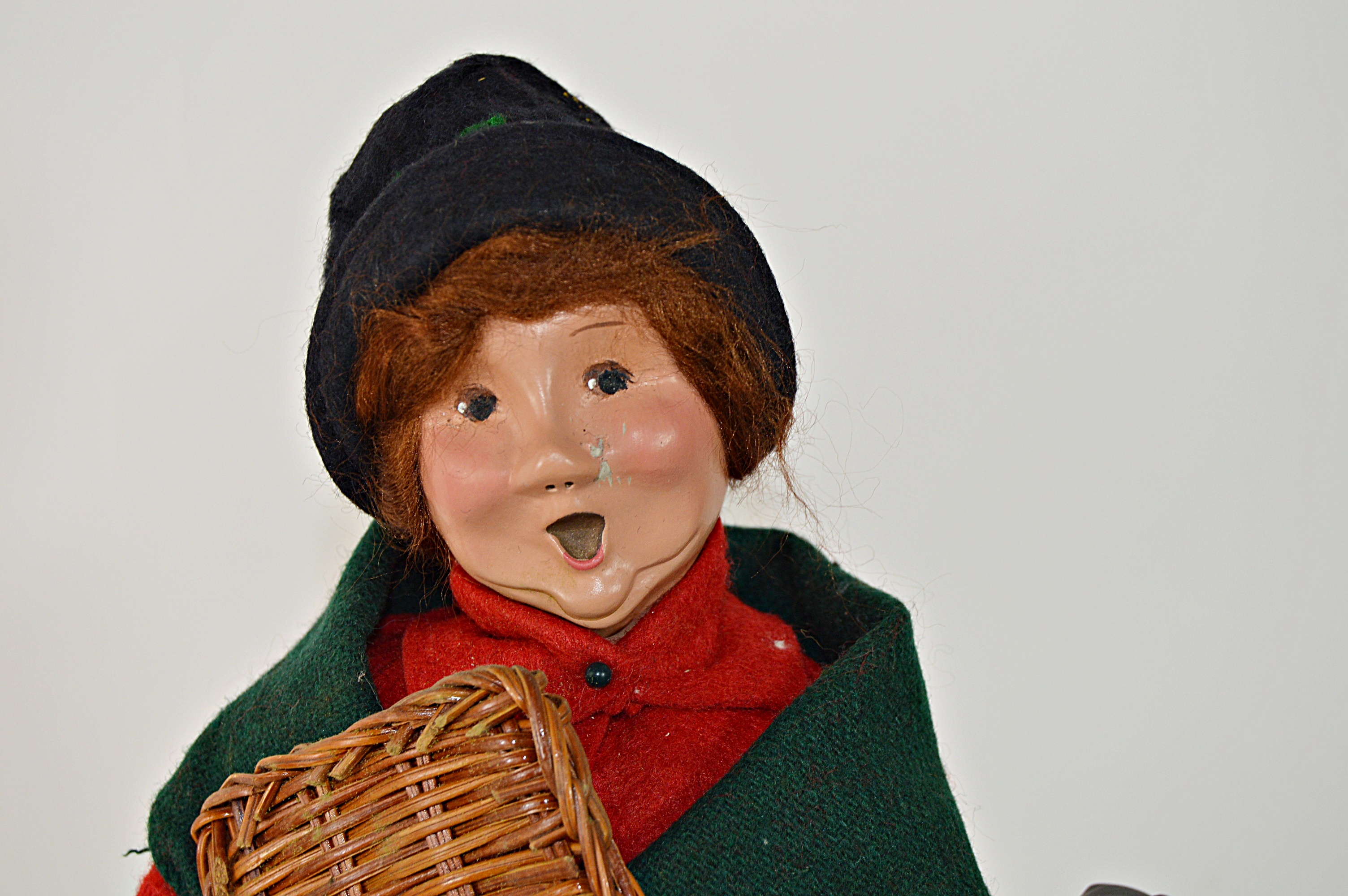 Byer's Choice Holiday Caroler Dolls