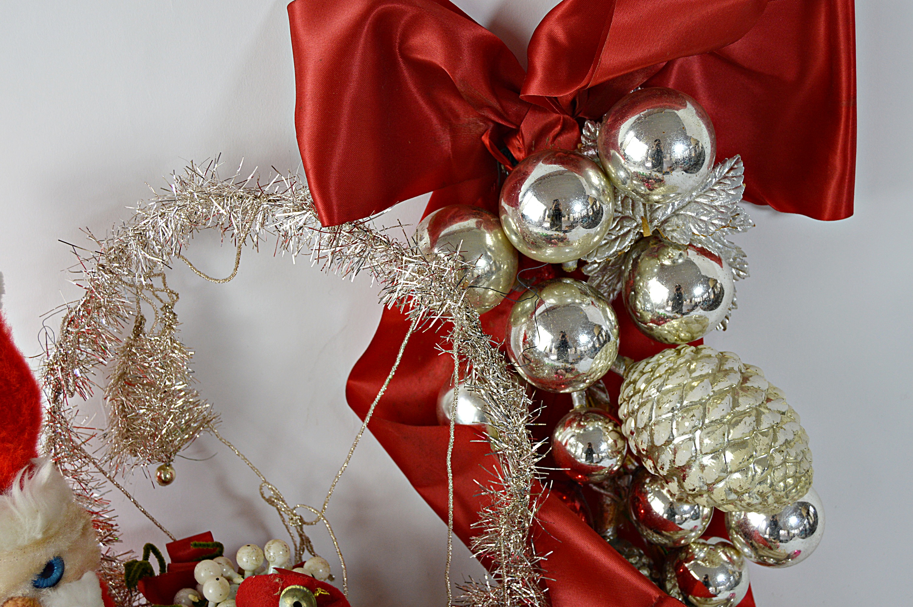 Vintage Christmas Decor and Collectibles