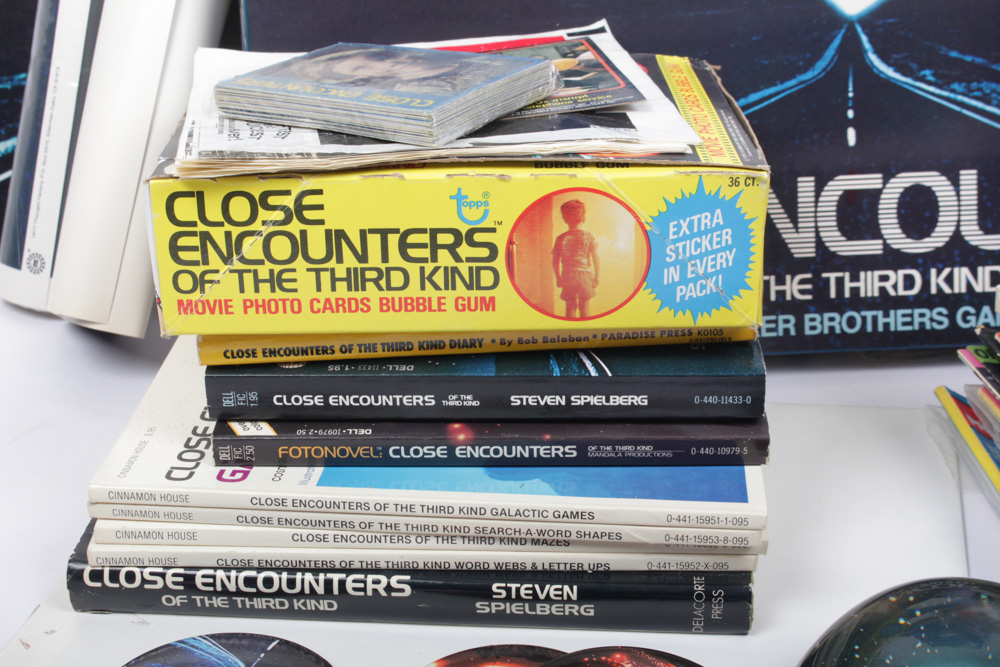 Vintage "Close Encounters of the Third Kind" Collectibles