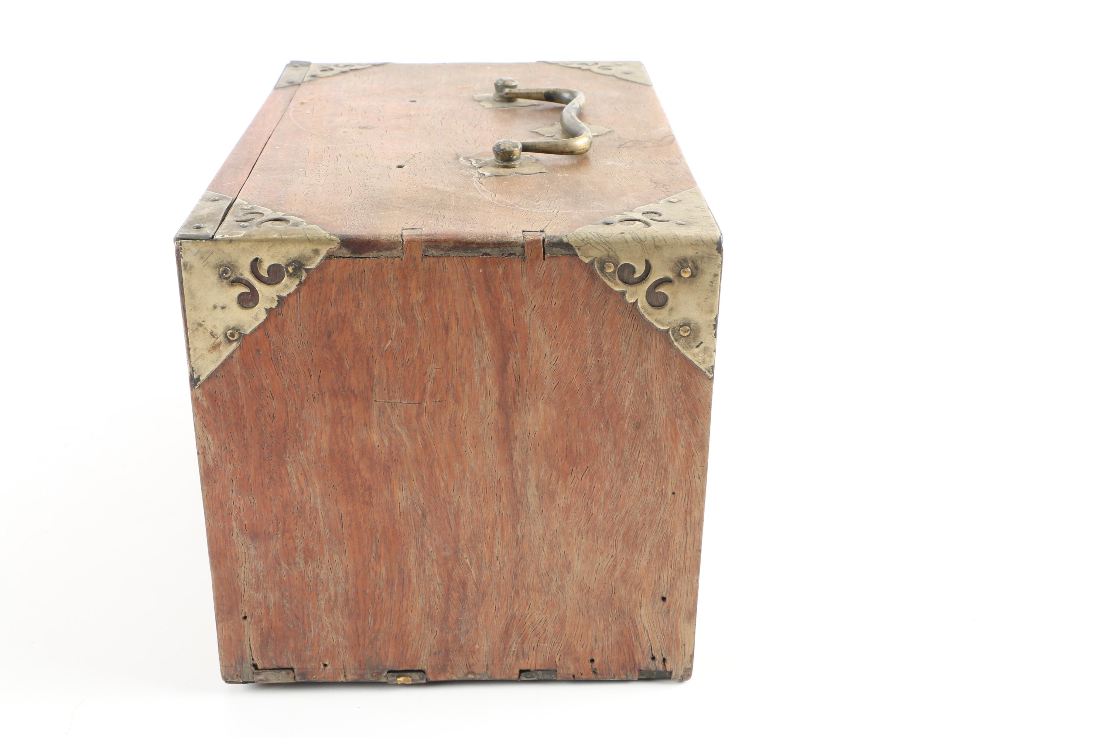 Mar Cheuk Vintage Chinese Radio