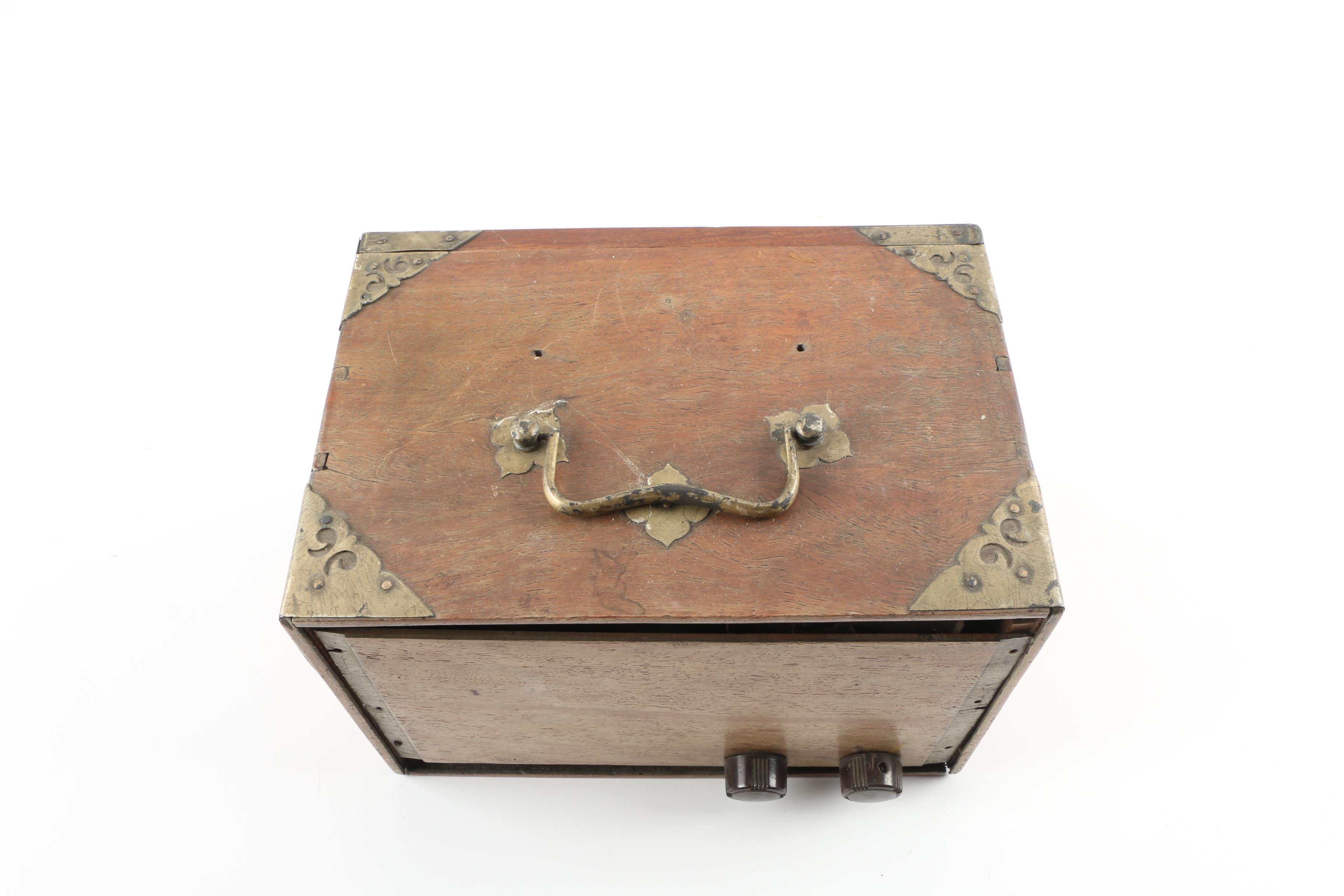 Mar Cheuk Vintage Chinese Radio