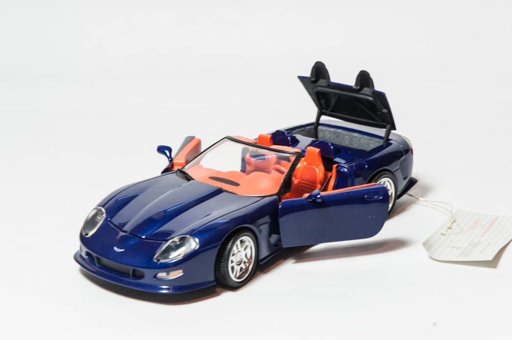 Callaway C12 Signature Edition Die Cast Car by The Franklin Mint