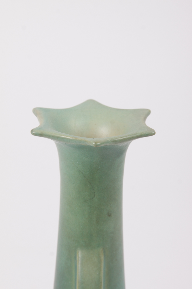 Vintage Roseville Pottery "Bleeding Heart" Green Vase