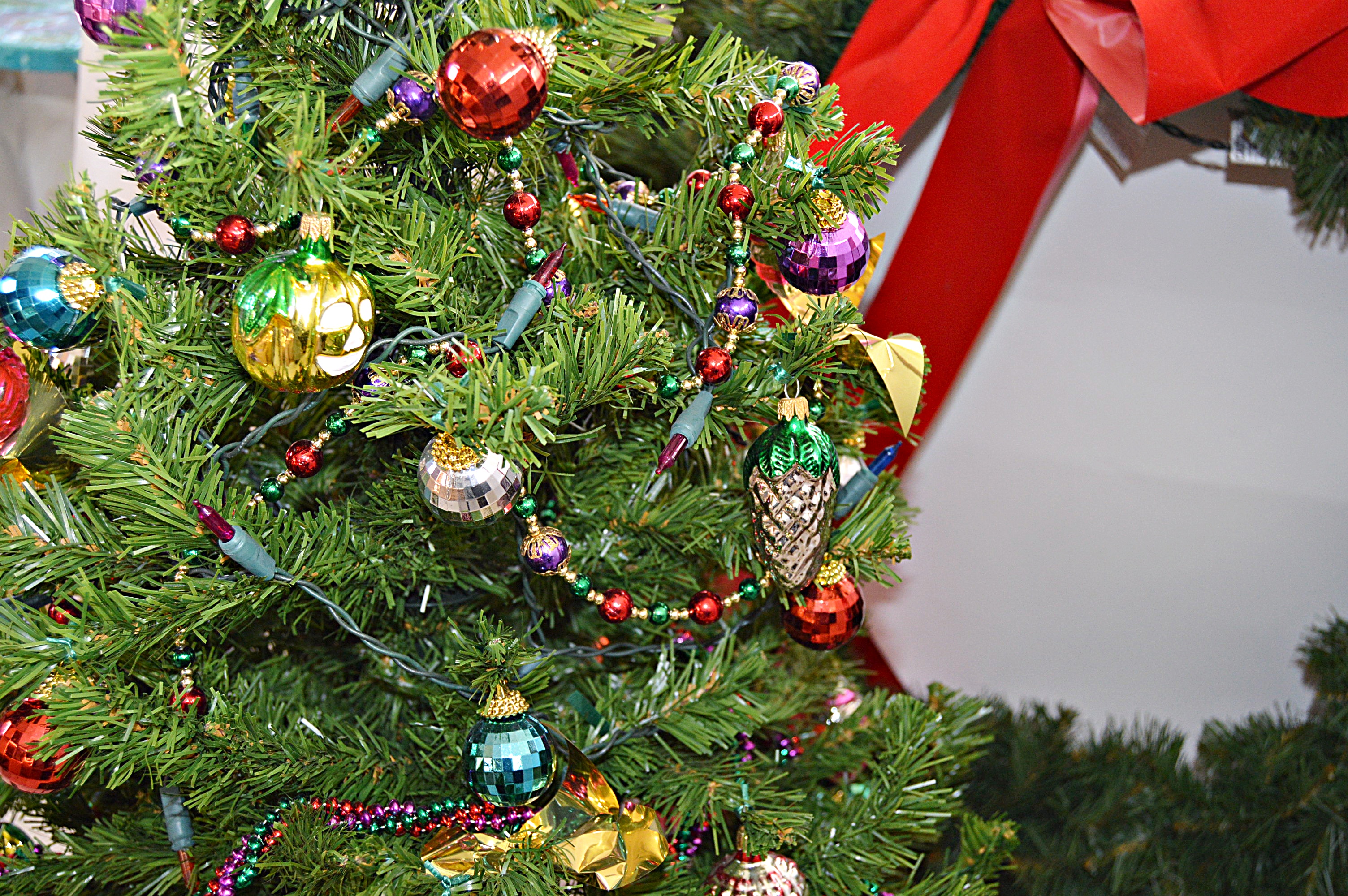 Christmas Wreath, Lighted Decorated Tree and Decor
