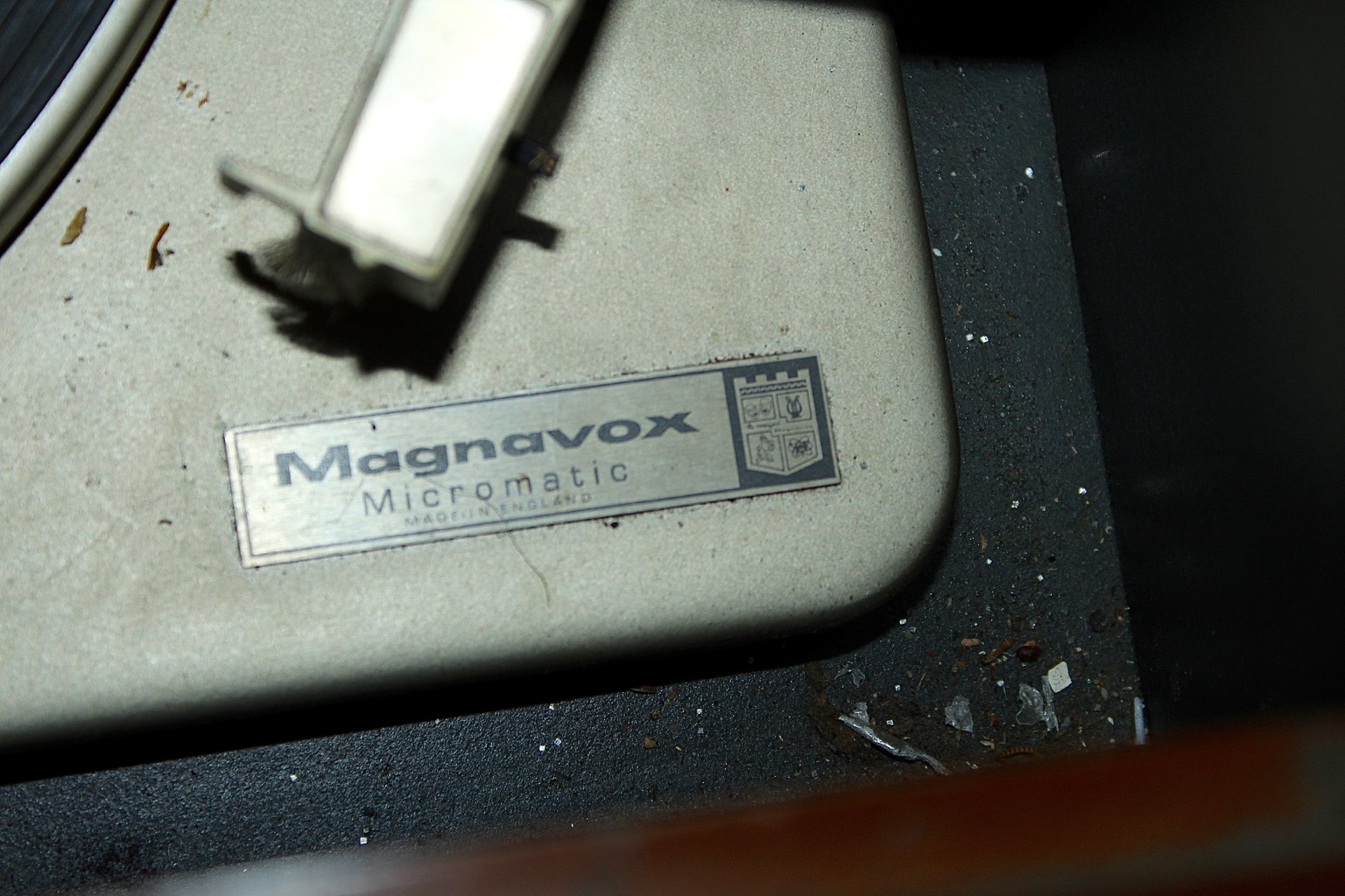 Magnavox Micromatic HI-FI Stereo Turntable/Radio Cabinet