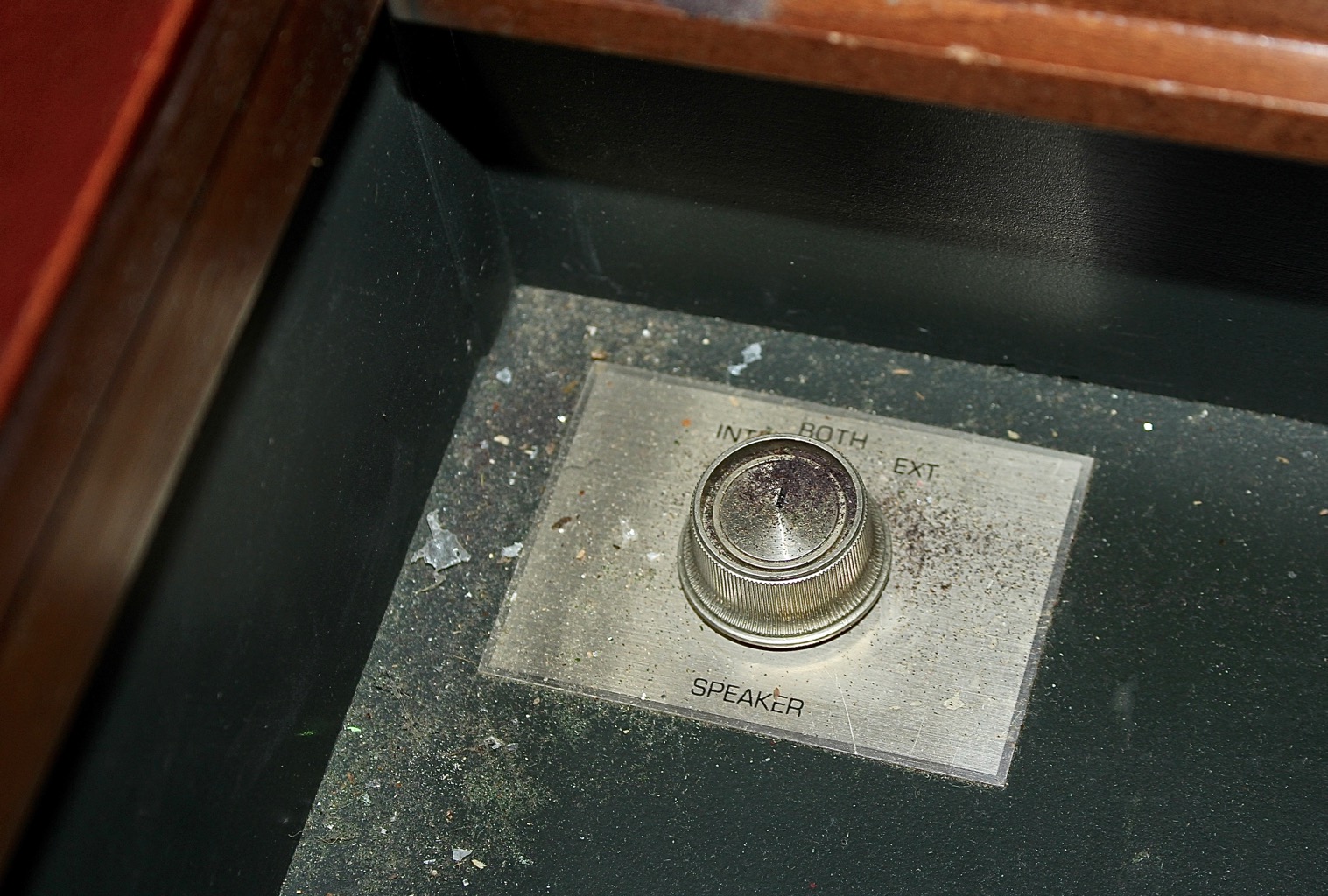 Magnavox Micromatic HI-FI Stereo Turntable/Radio Cabinet