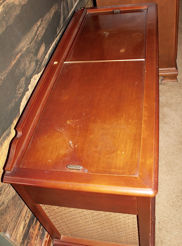 Magnavox Micromatic HI-FI Stereo Turntable/Radio Cabinet