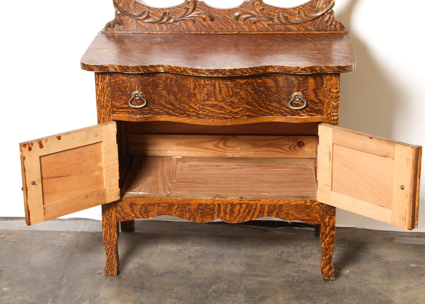 Vintage Victorian Style Faux Tiger Oak Wash Stand with Towel Bar