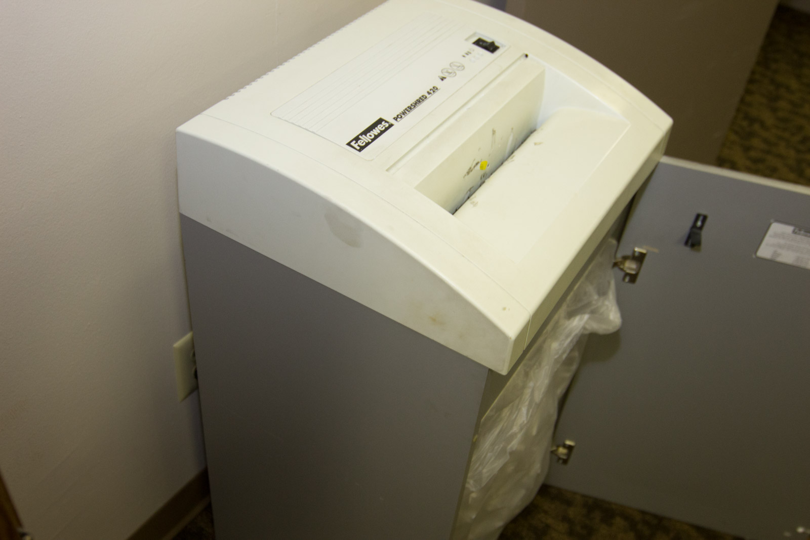 Fellowes Powershred 420 Document Shredder