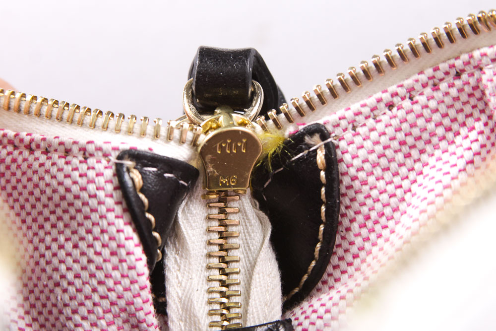 Dooney and Bourke White Leather Handbag