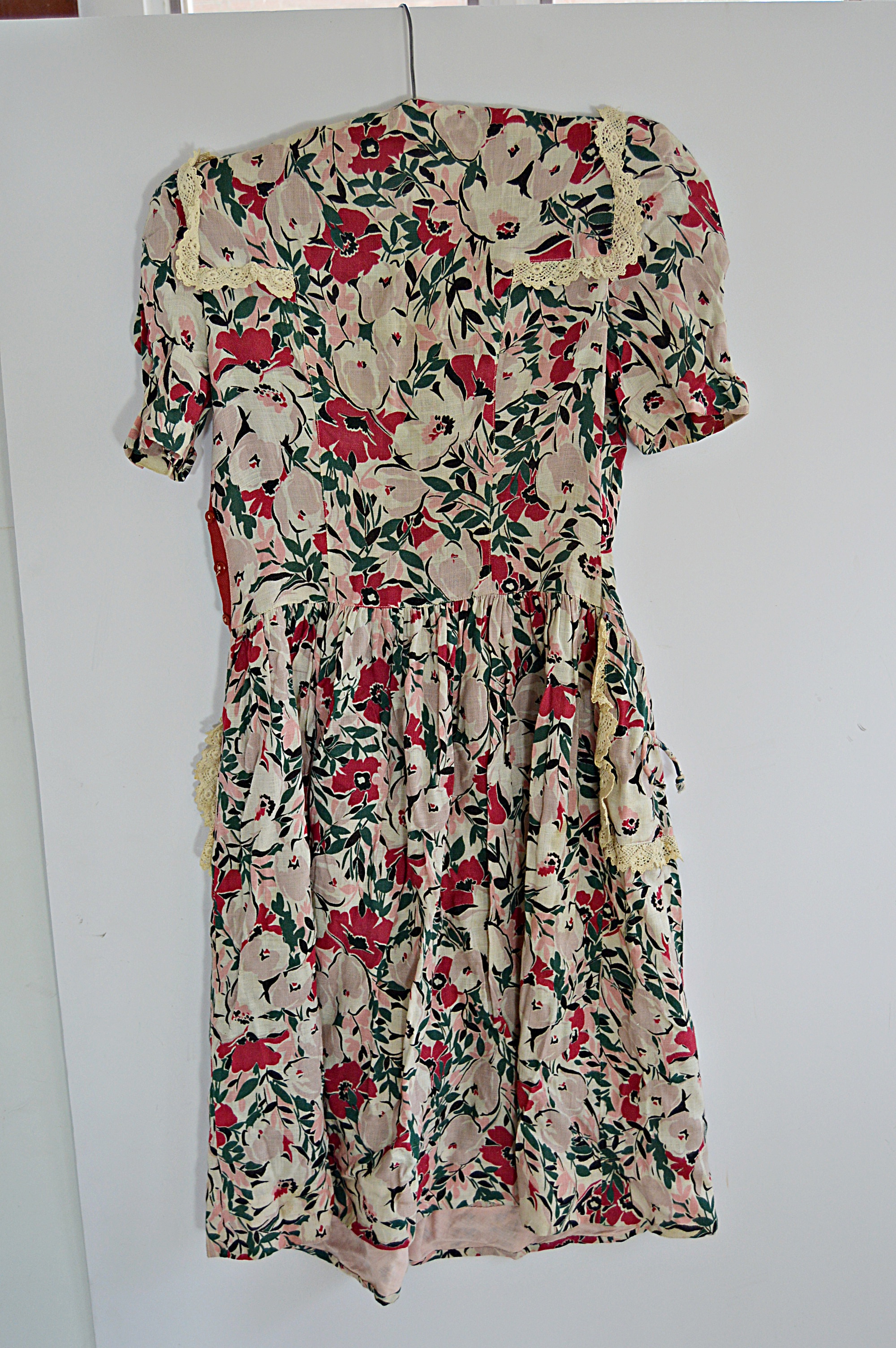 1930s Flowered Linen Dress