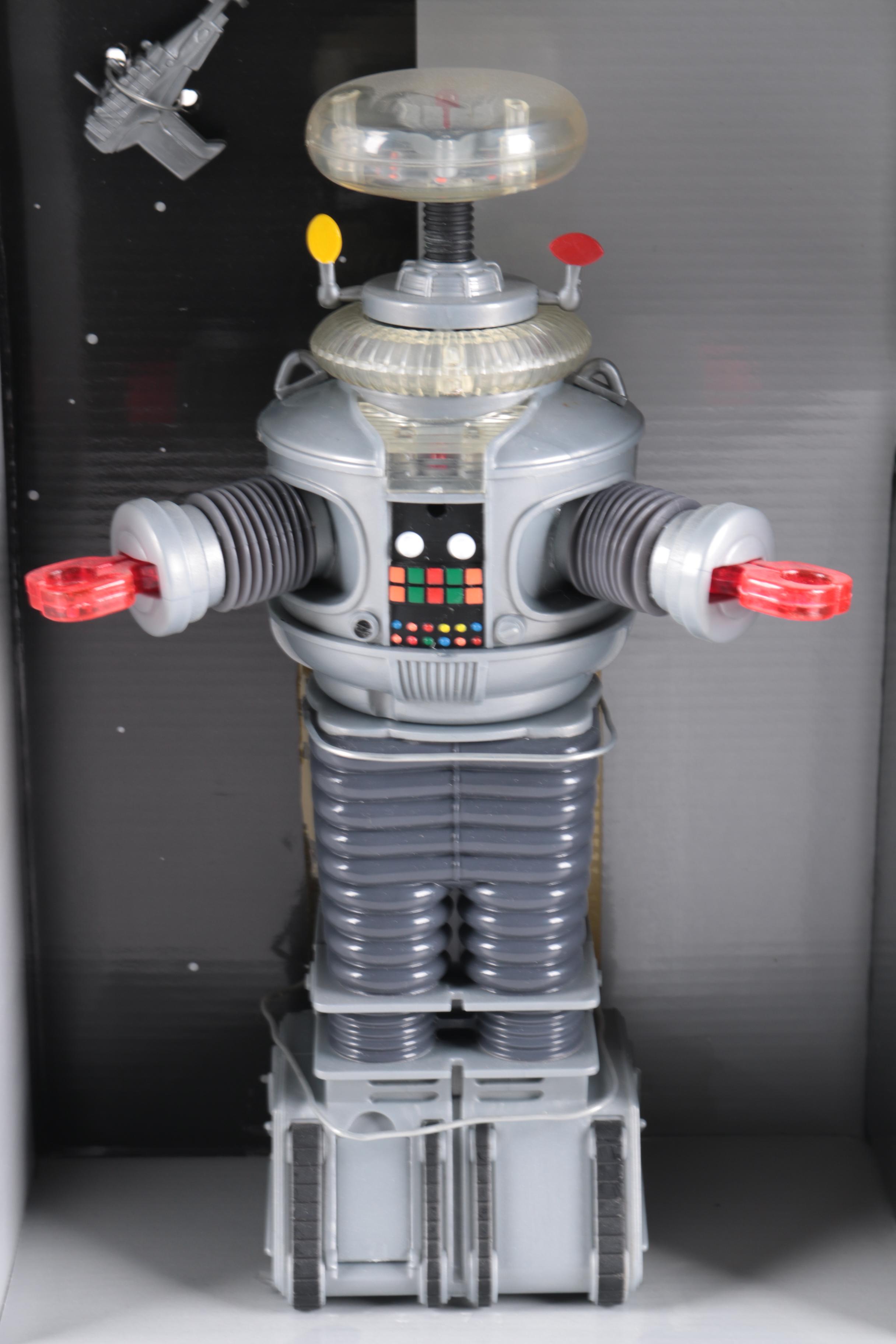 1997 "Lost in Space" Robot B-9 Toy