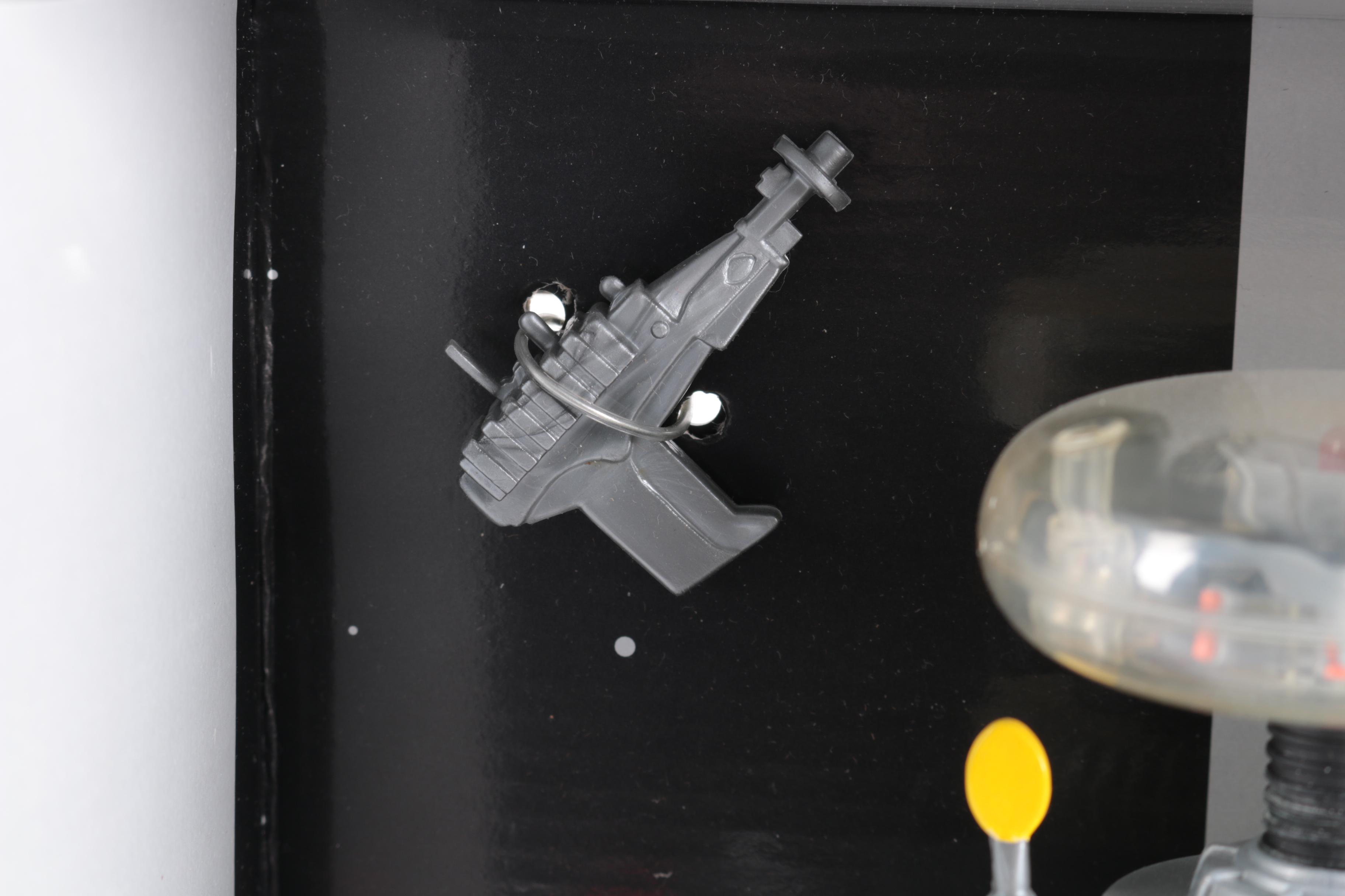 1997 "Lost in Space" Robot B-9 Toy