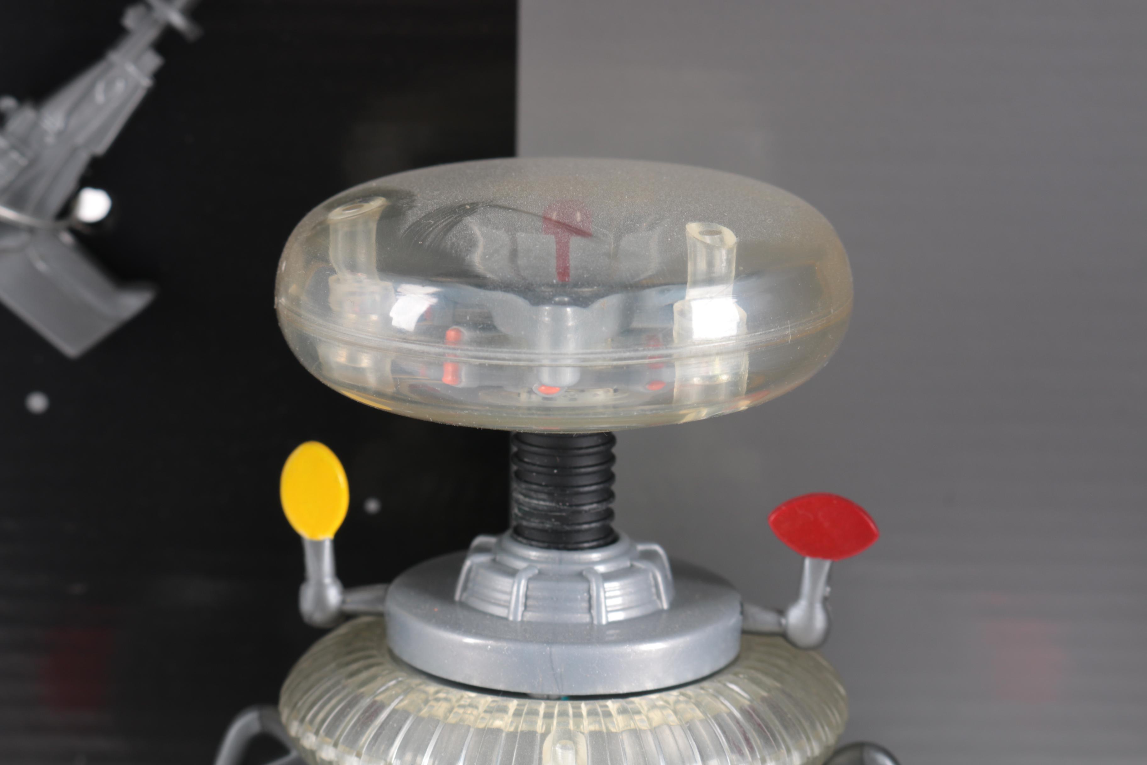 1997 "Lost in Space" Robot B-9 Toy