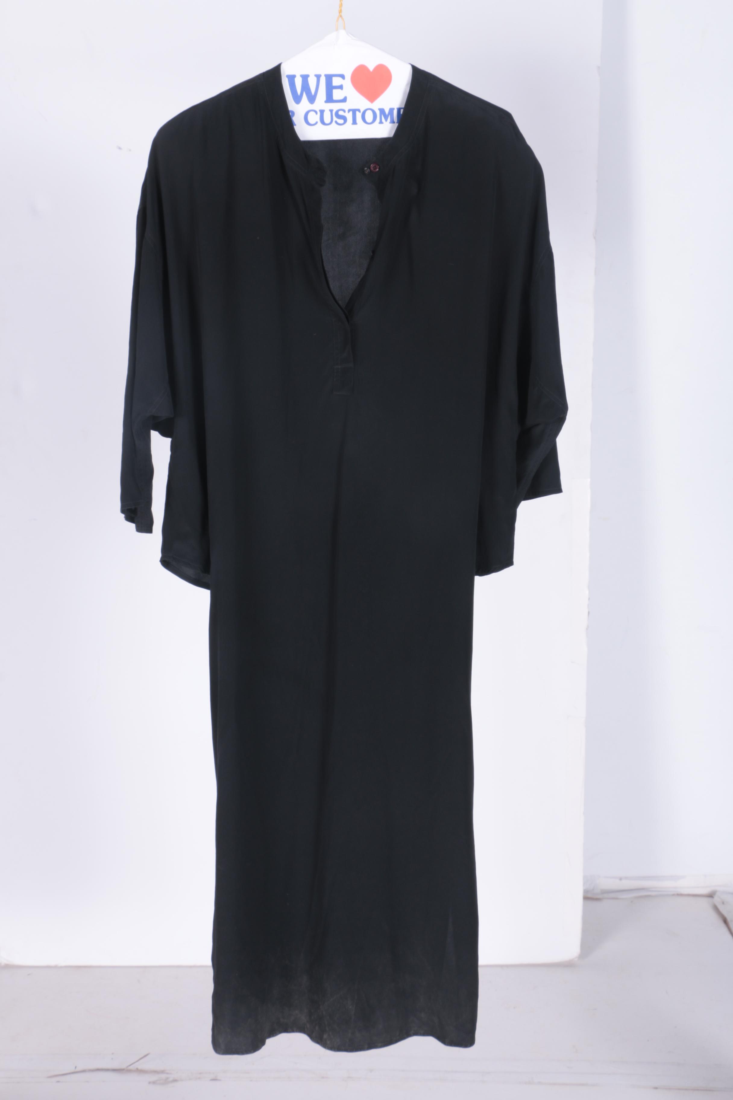 Women's Tops Featuring Primavera