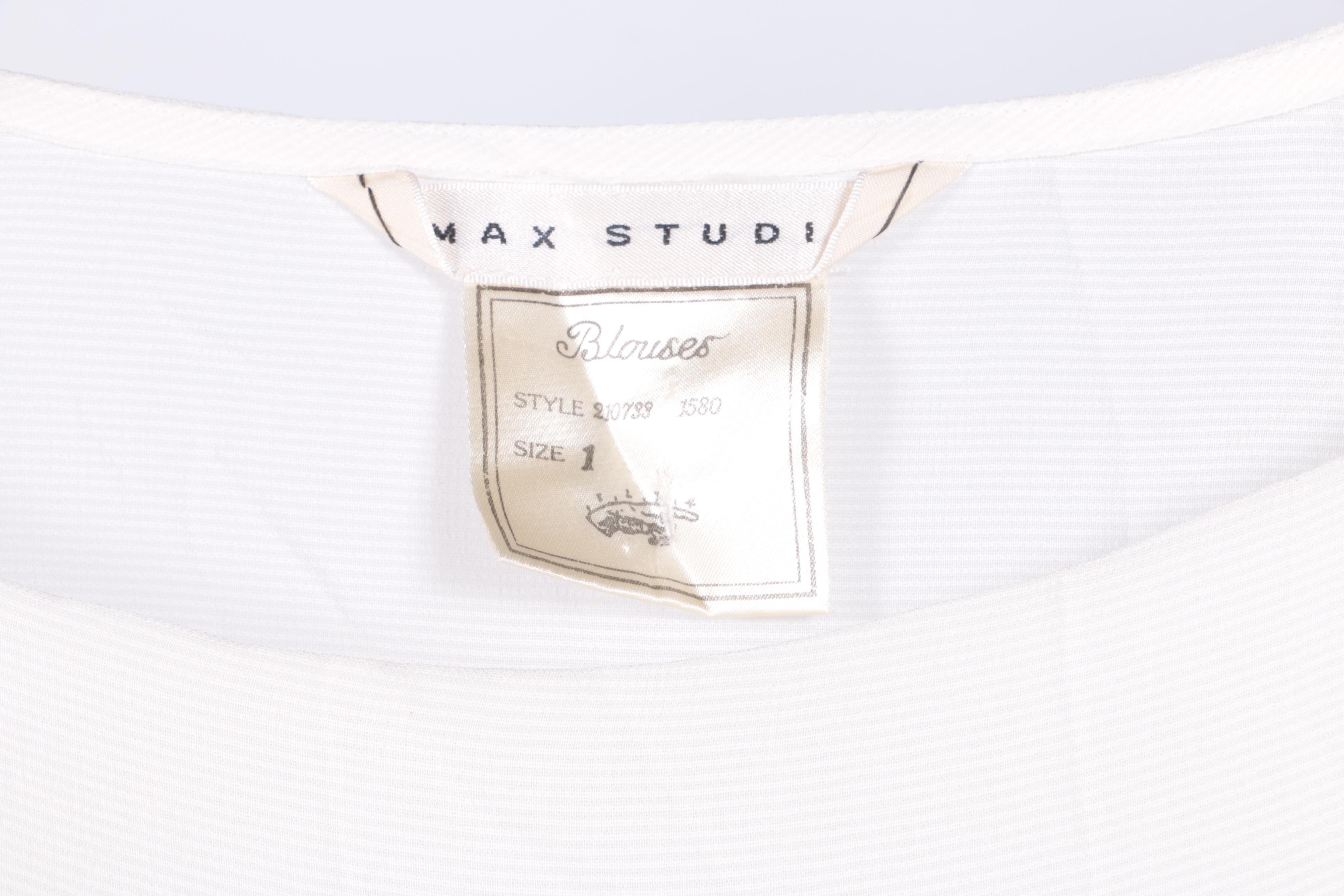 Women's Tops Featuring Primavera