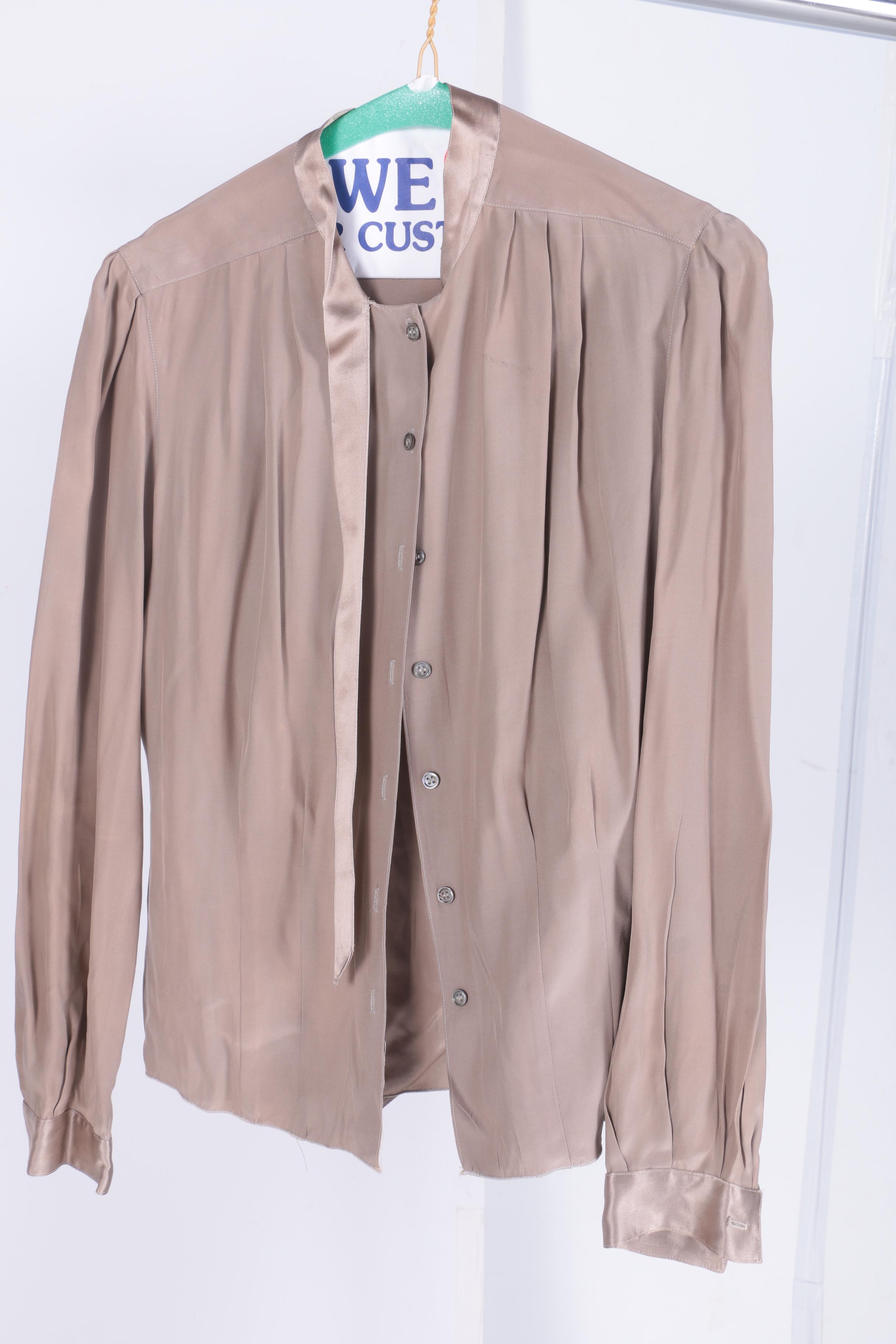 Women's Tops Featuring Primavera