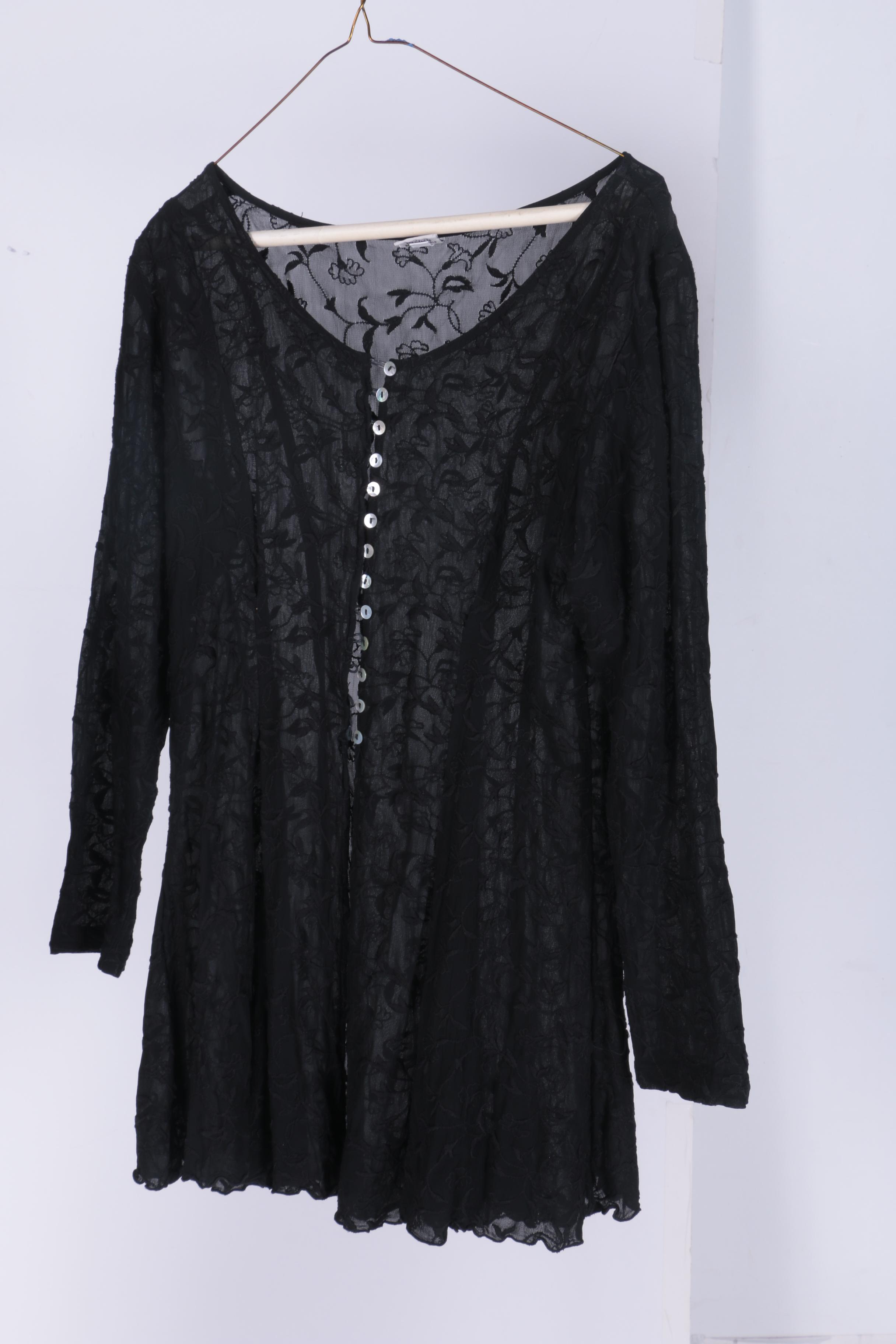 Women's Tops Featuring Primavera