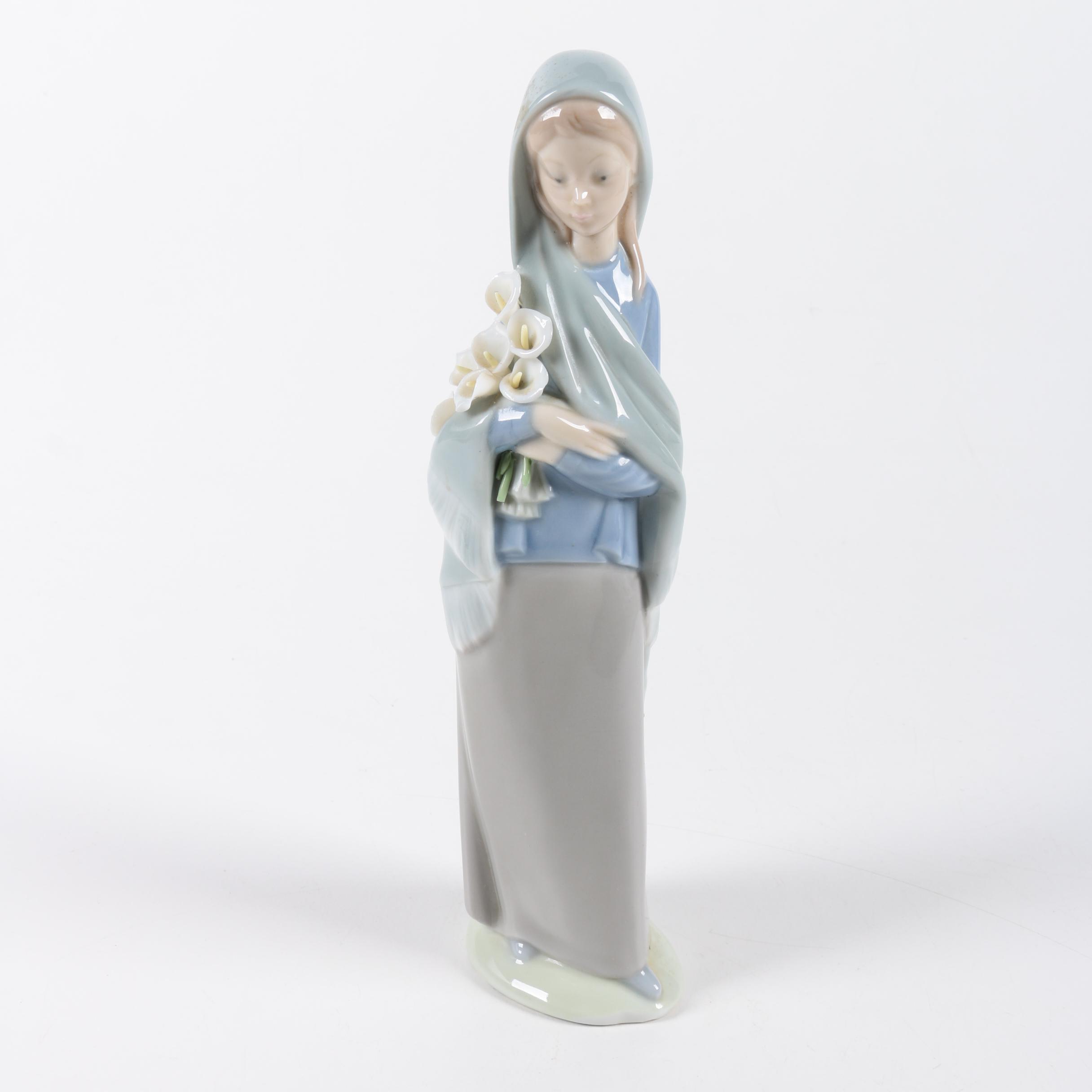 Lladro "Girl With Calla Lillies" Porcelain Figurine