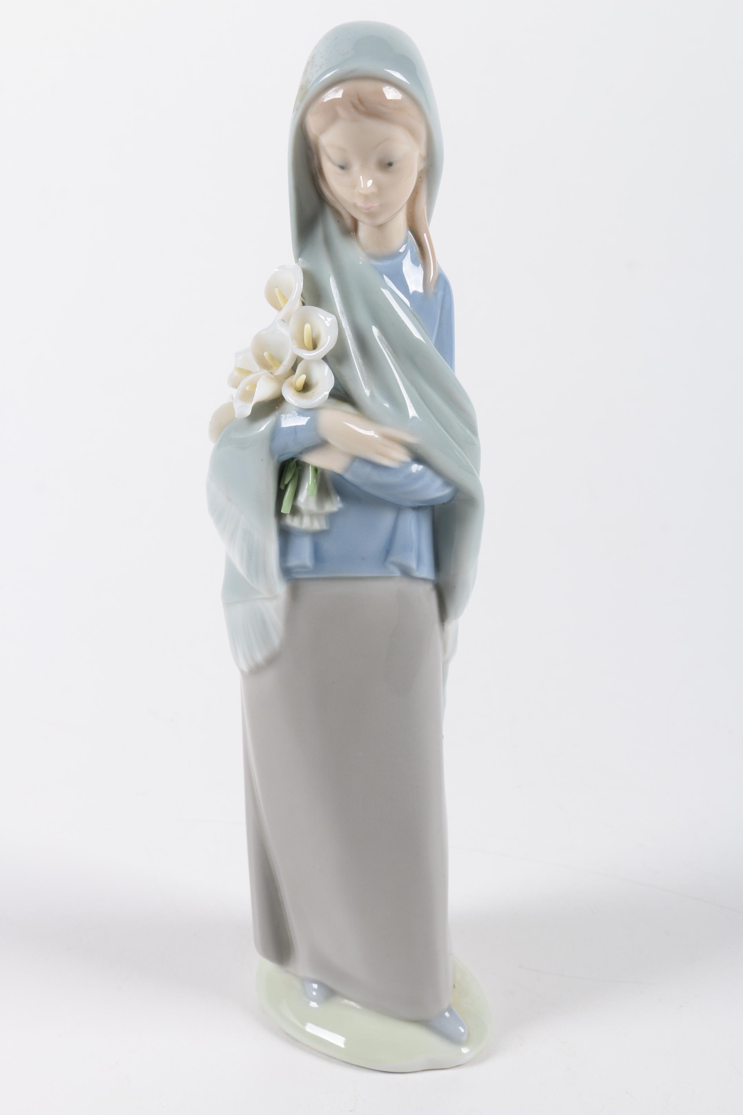 Lladro "Girl With Calla Lillies" Porcelain Figurine