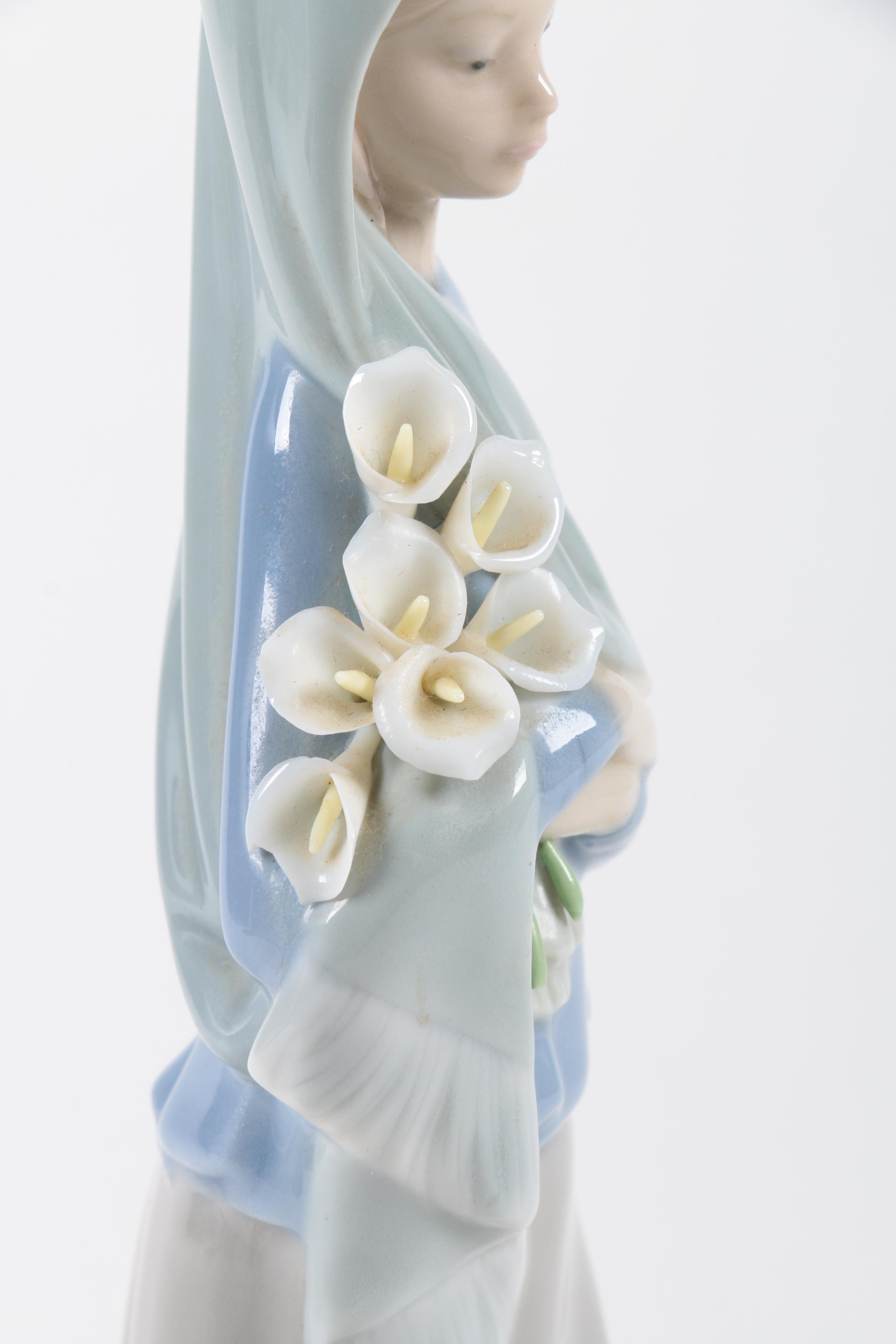 Lladro "Girl With Calla Lillies" Porcelain Figurine