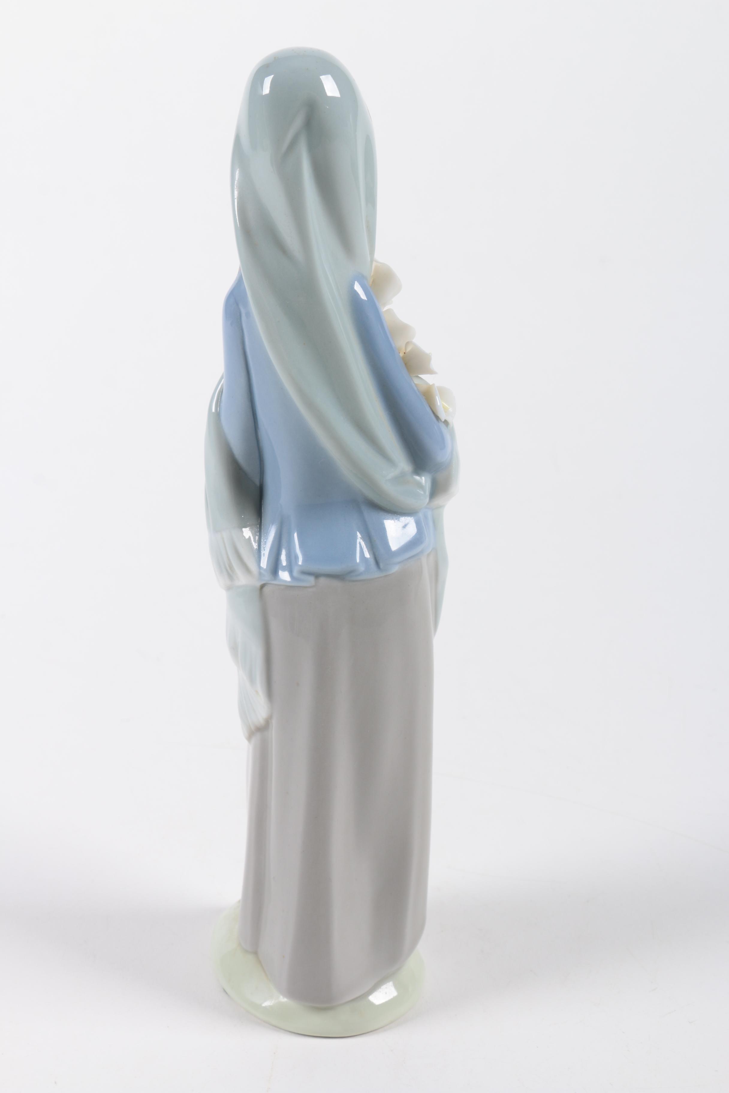 Lladro "Girl With Calla Lillies" Porcelain Figurine