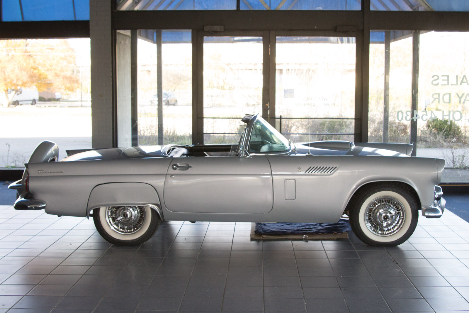 1956 Convertible Ford Thunderbird