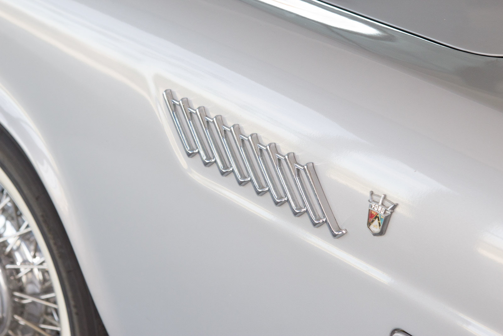 1956 Convertible Ford Thunderbird