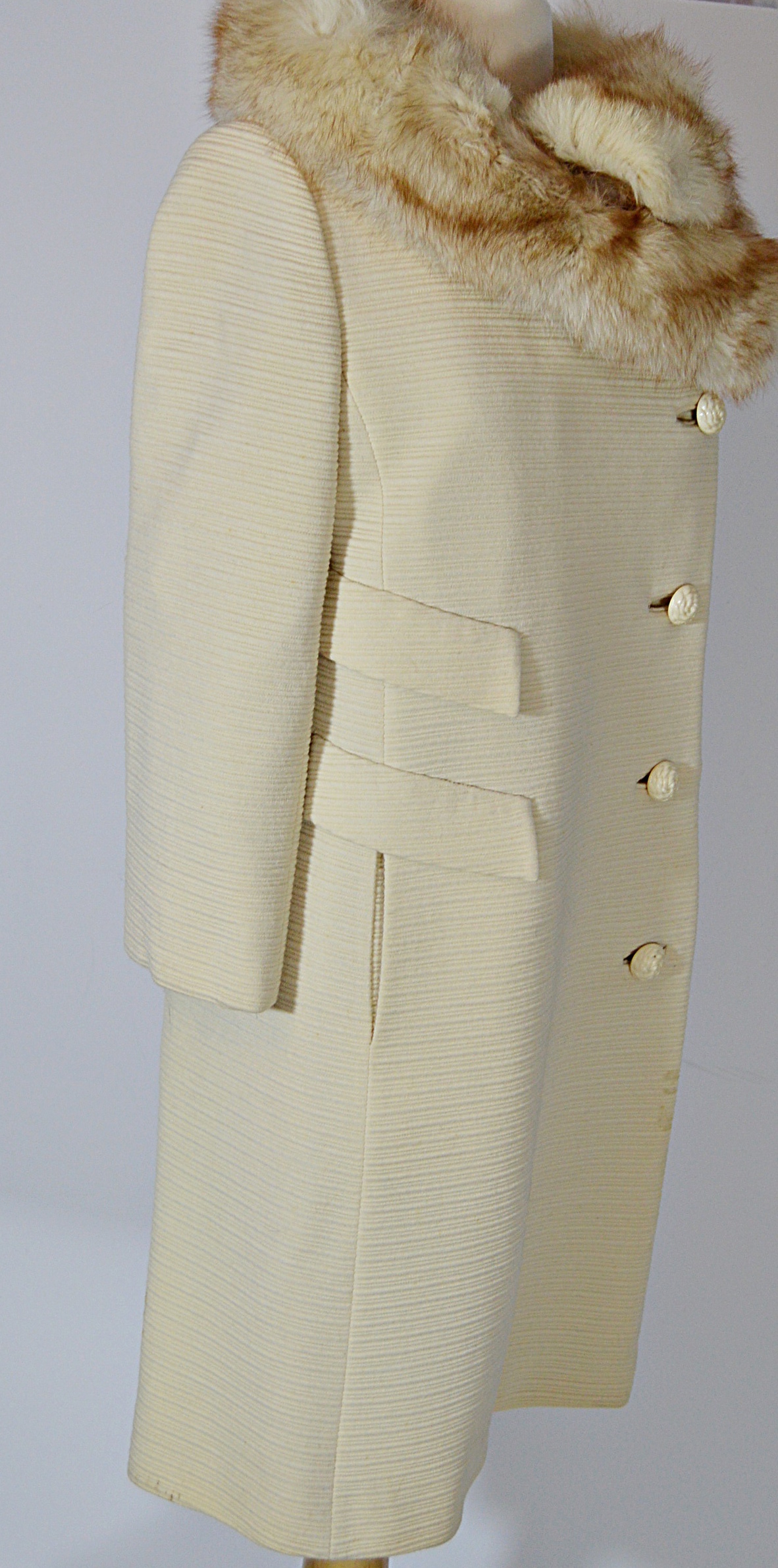 Vintage Cream Wool Coat with Fox Fur Collar