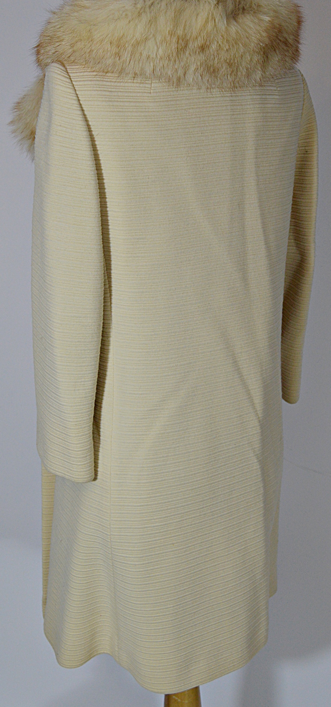 Vintage Cream Wool Coat with Fox Fur Collar